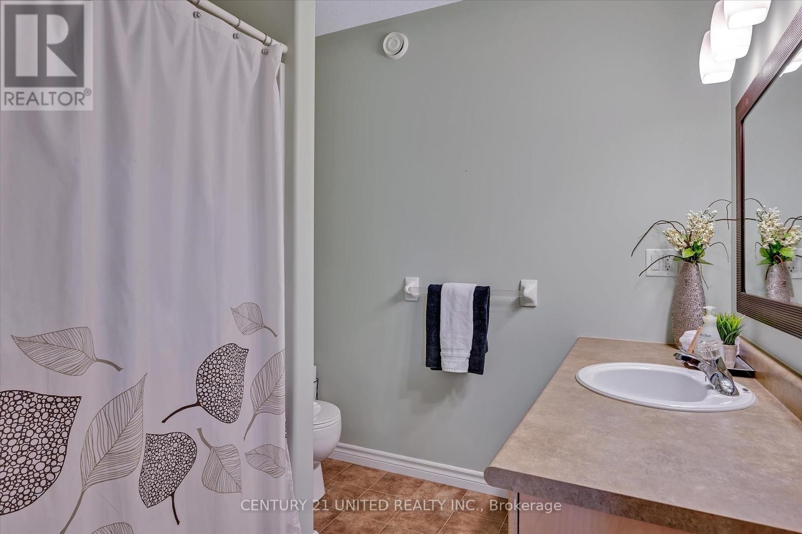 213 Farrier Crescent, Peterborough North (North), Ontario  K9L 0A6 - Photo 27 - X12077490