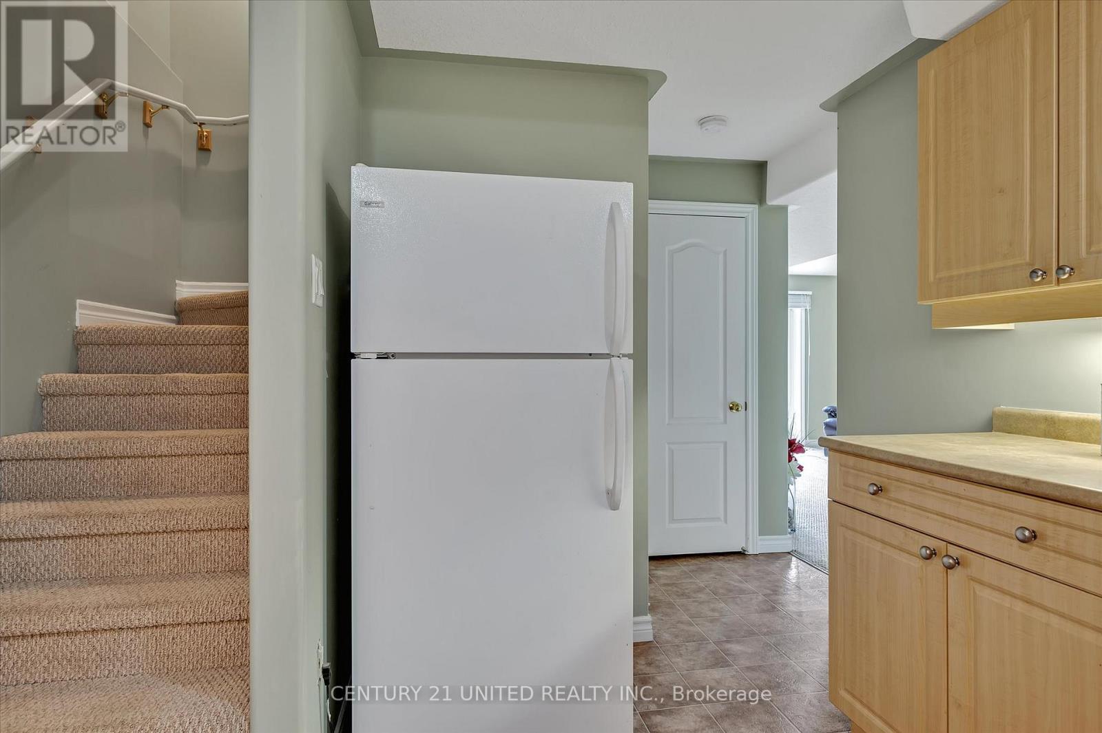 213 Farrier Crescent, Peterborough North (North), Ontario  K9L 0A6 - Photo 29 - X12077490