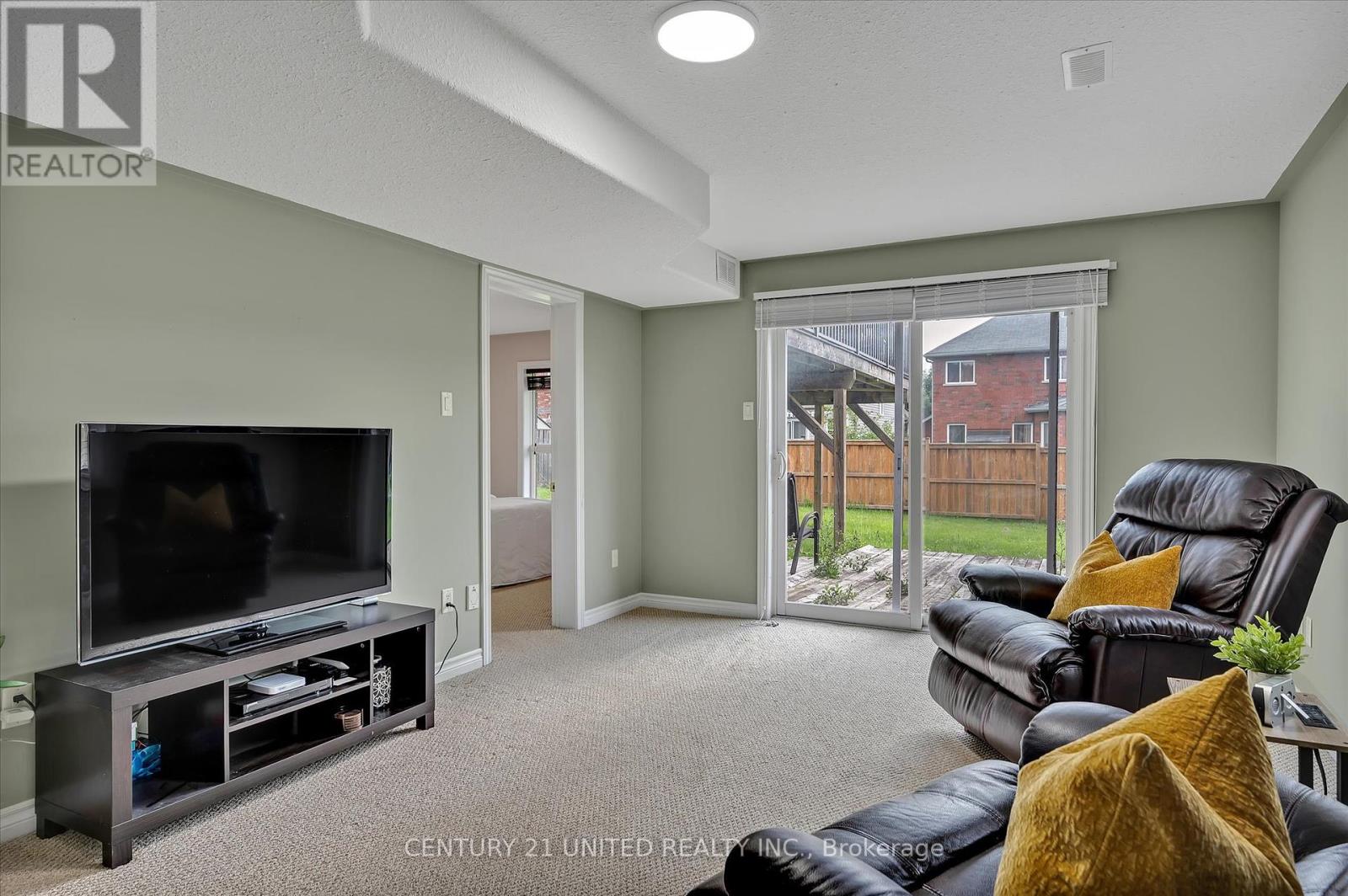 213 Farrier Crescent, Peterborough North (North), Ontario  K9L 0A6 - Photo 31 - X12077490