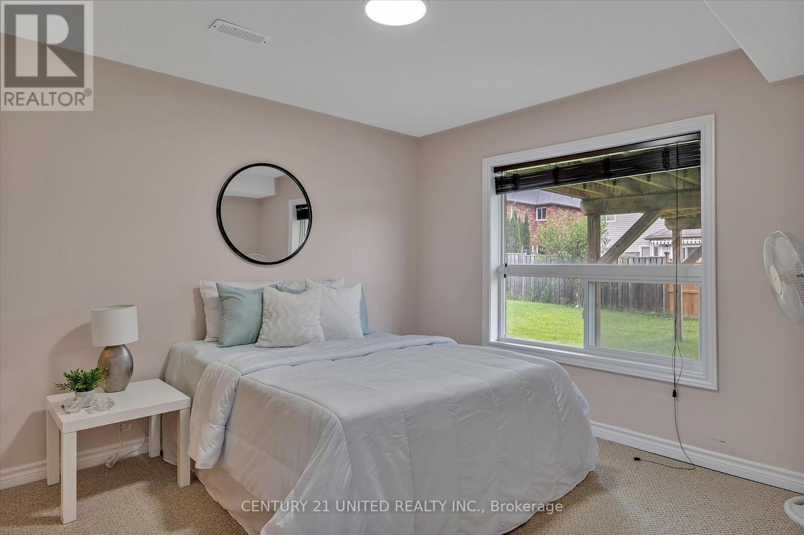 213 Farrier Crescent, Peterborough North (North), Ontario  K9L 0A6 - Photo 33 - X12077490