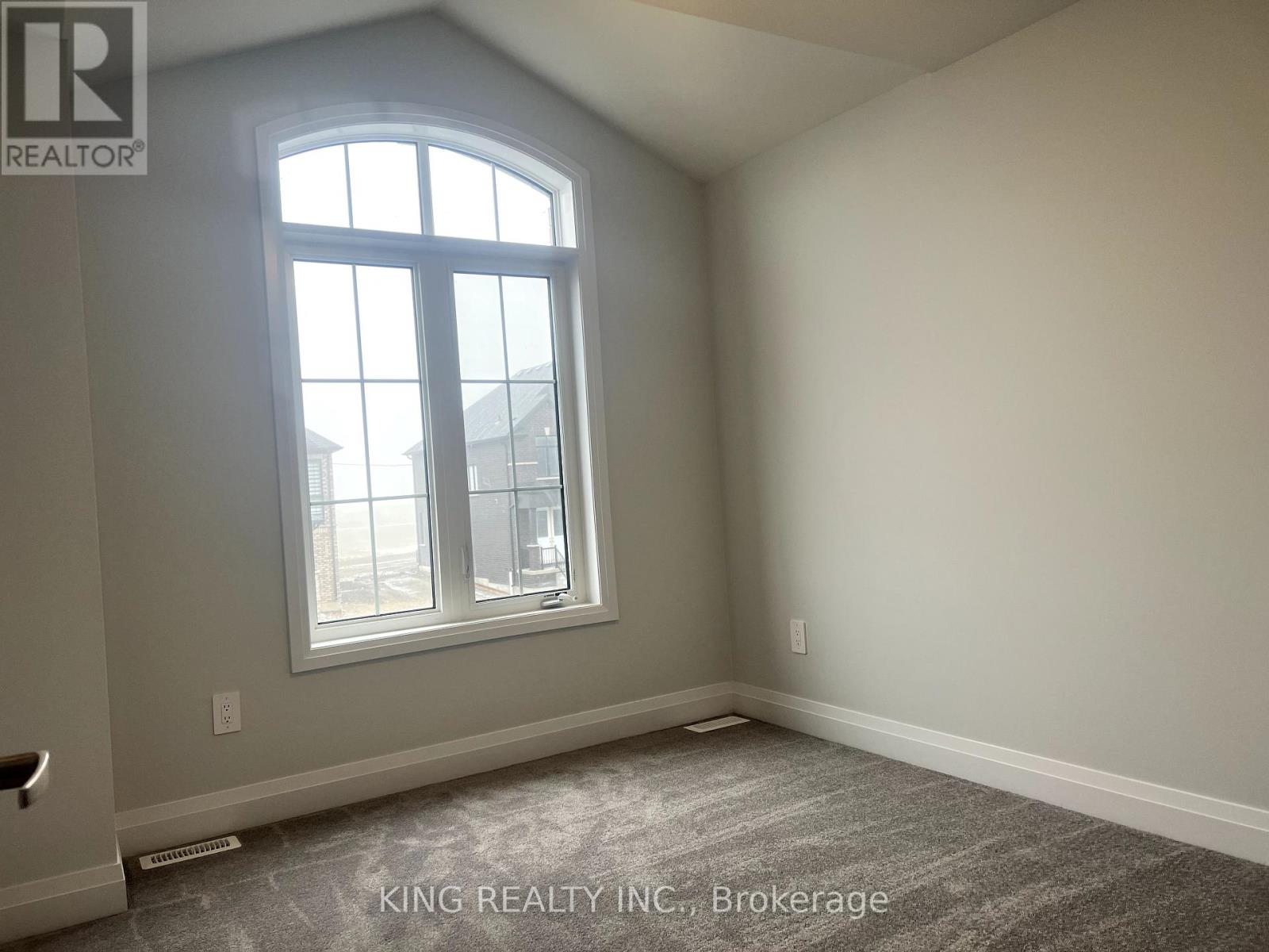 55 Butler Avenue, Kawartha Lakes (Lindsay), Ontario  K9V 4R1 - Photo 14 - X12077610