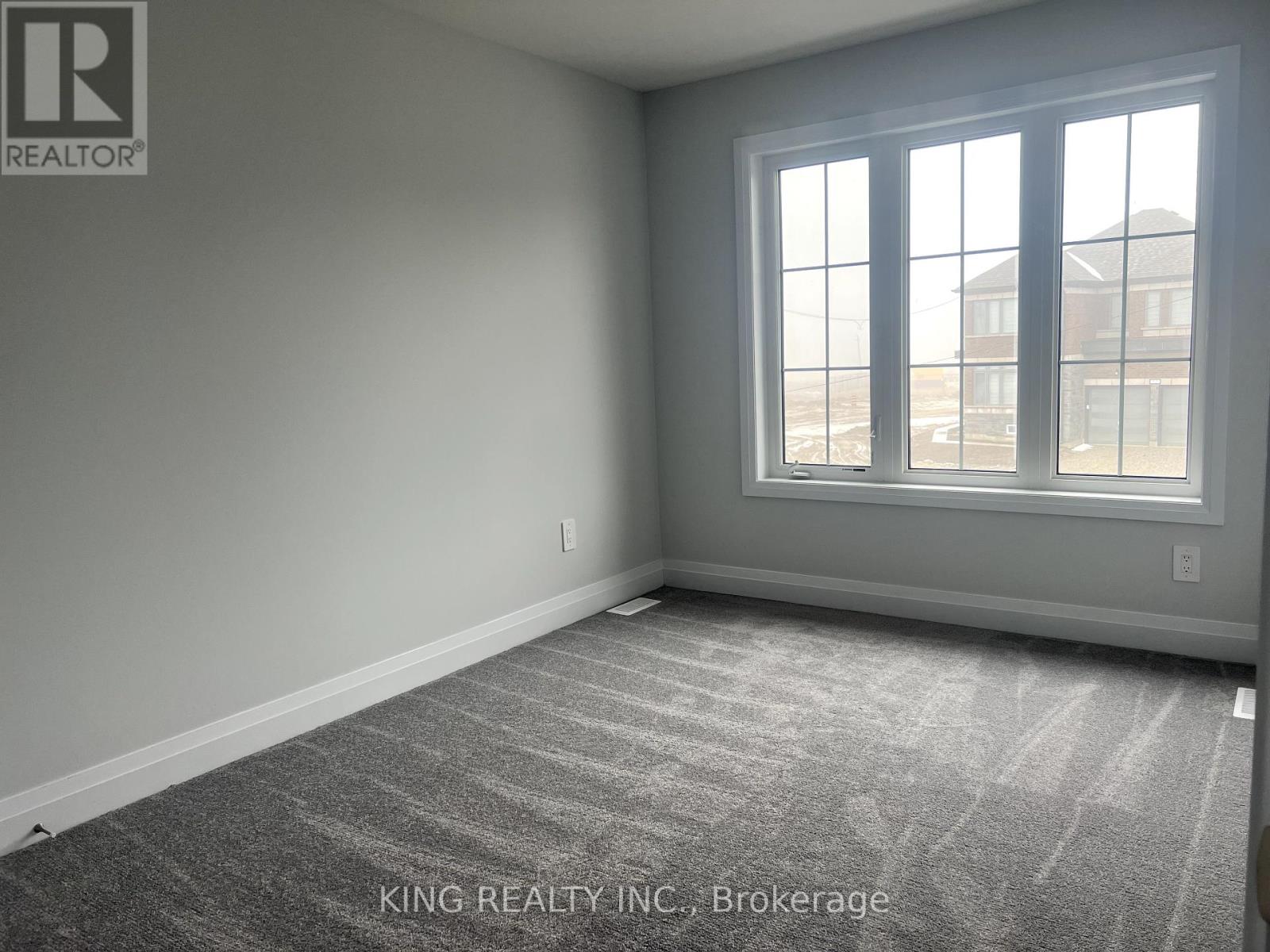 55 Butler Avenue, Kawartha Lakes (Lindsay), Ontario  K9V 4R1 - Photo 15 - X12077610