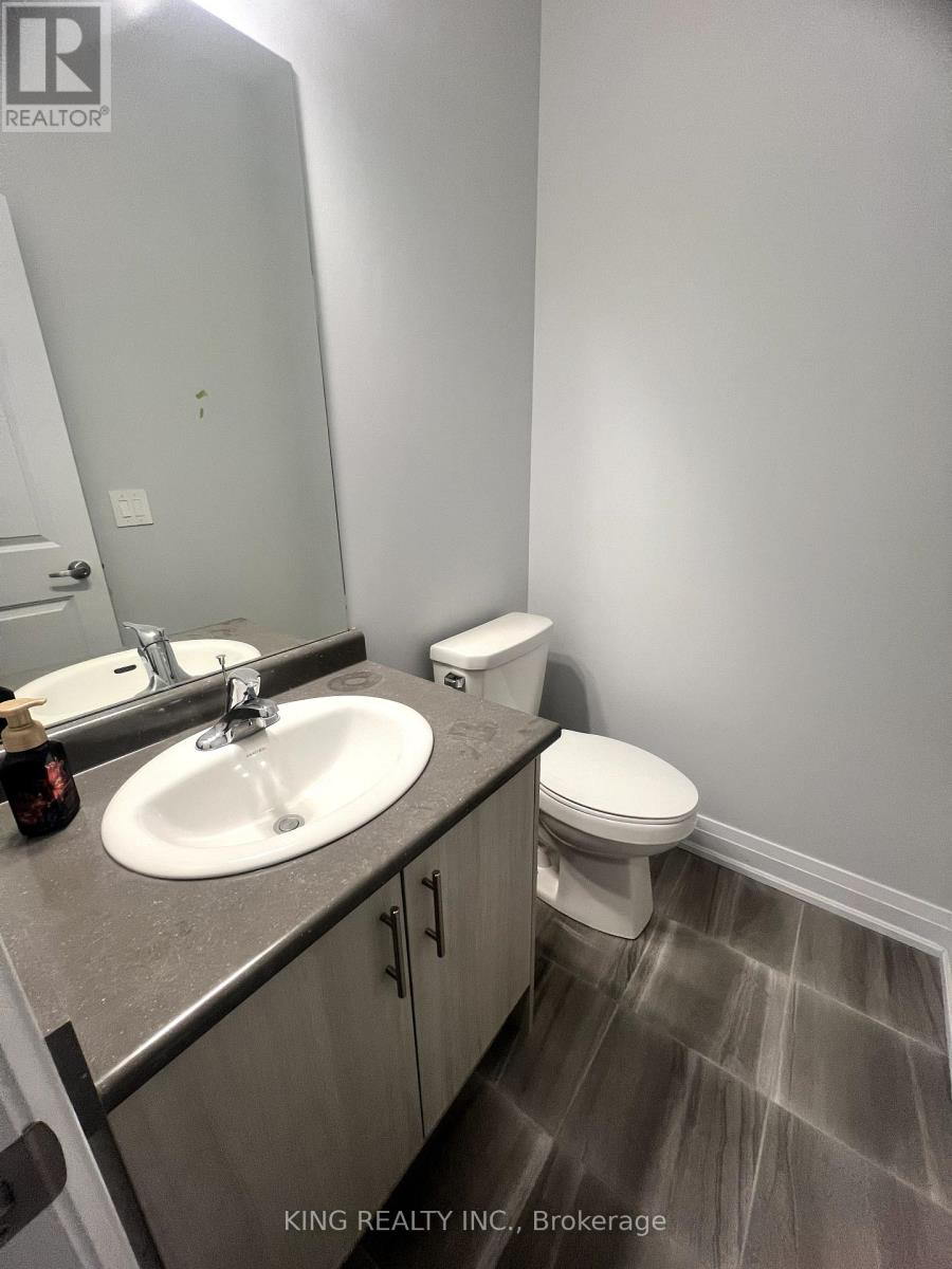 55 Butler Avenue, Kawartha Lakes (Lindsay), Ontario  K9V 4R1 - Photo 7 - X12077610