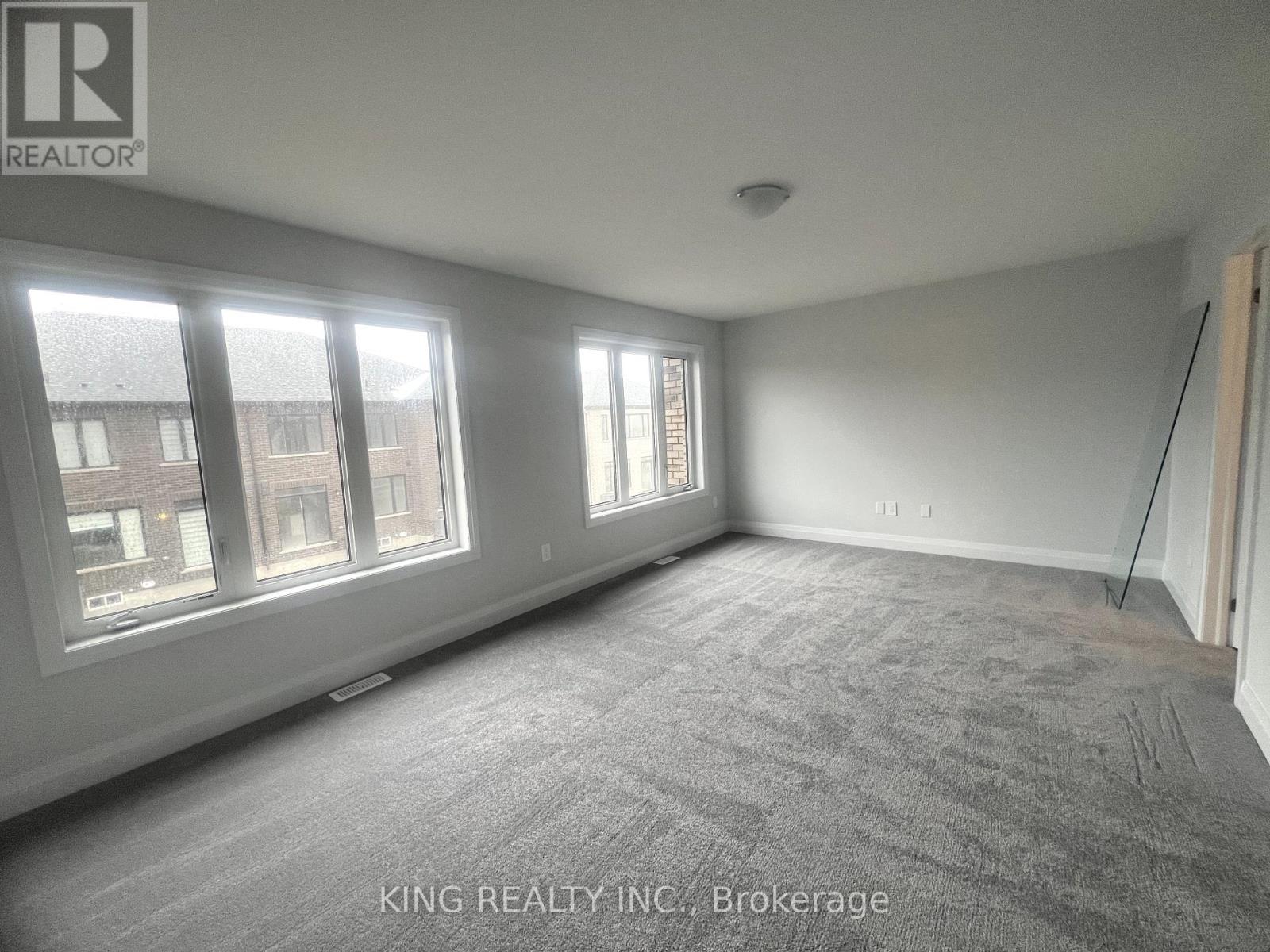 55 Butler Avenue, Kawartha Lakes (Lindsay), Ontario  K9V 4R1 - Photo 8 - X12077610
