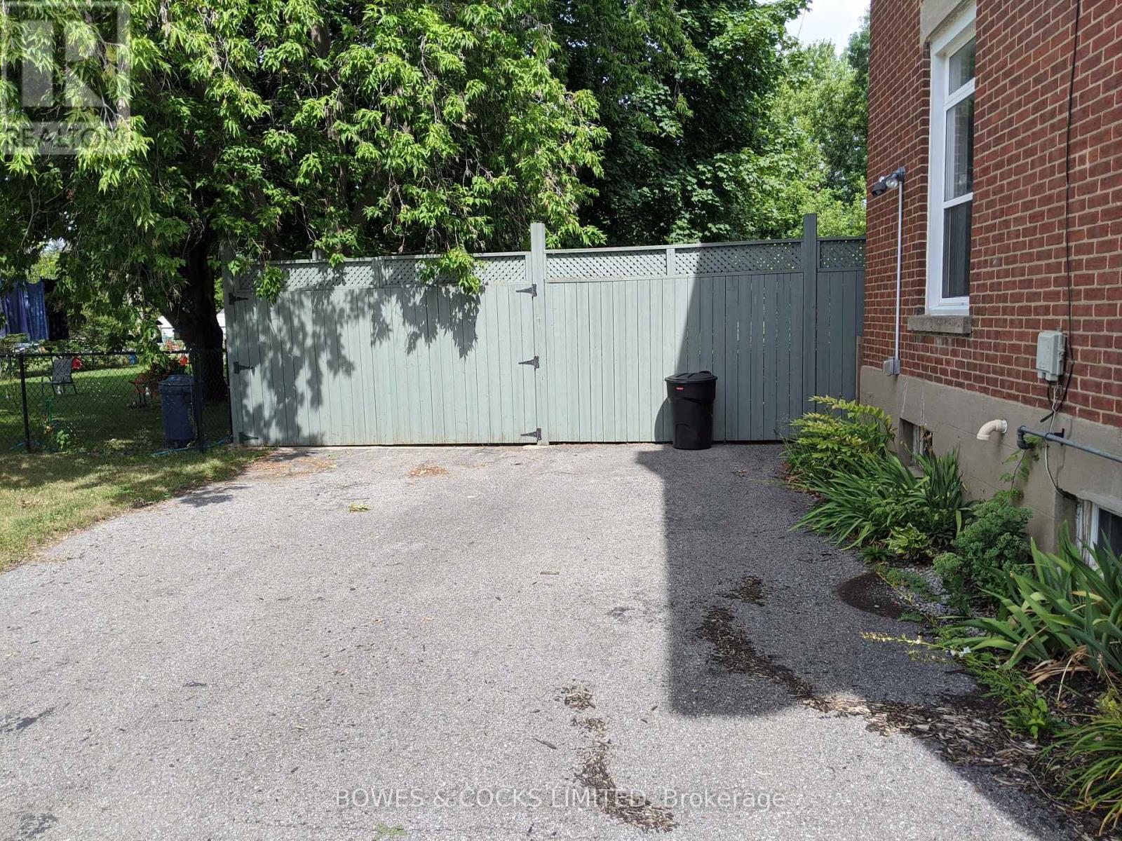 562 Cameron Street, Peterborough South (West), Ontario  K9J 3Z5 - Photo 41 - X12078445