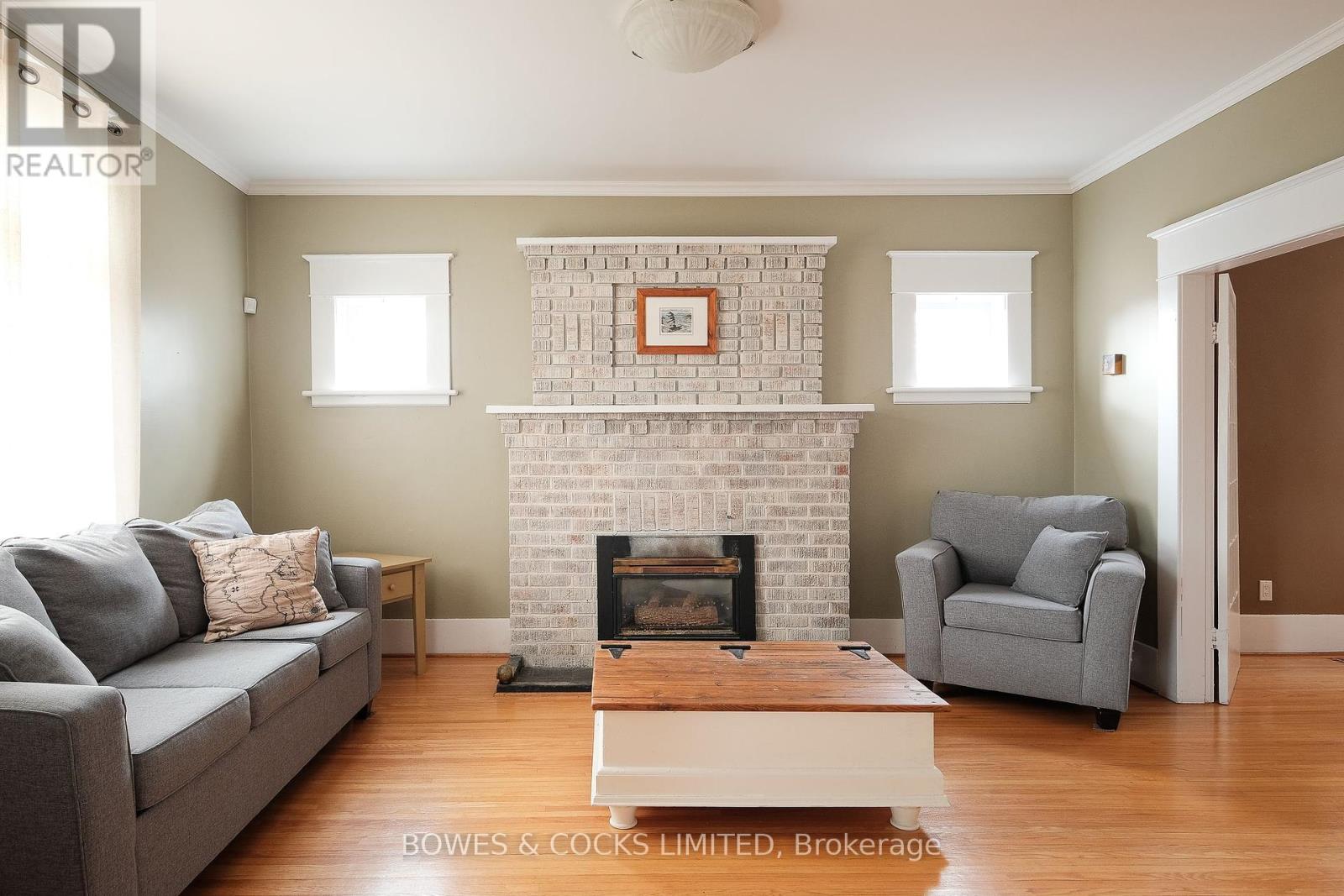 562 Cameron Street, Peterborough South (West), Ontario  K9J 3Z5 - Photo 6 - X12078445