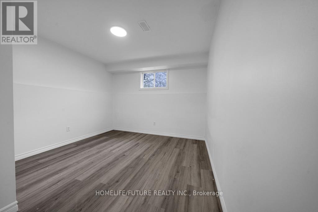 Lower - 453 Crystal Drive, Peterborough South (East), Ontario  K9J 8L3 - Photo 10 - X12078855