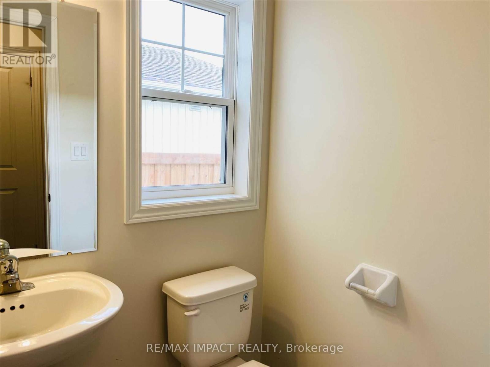 867 Broadway Boulevard, Peterborough North (North), Ontario  K9H 0J1 - Photo 11 - X12079381