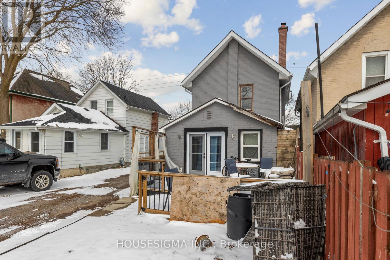 635 Brown Street, Peterborough Central (South), Ontario  K9J 4K6 - Photo 10 - X12080031