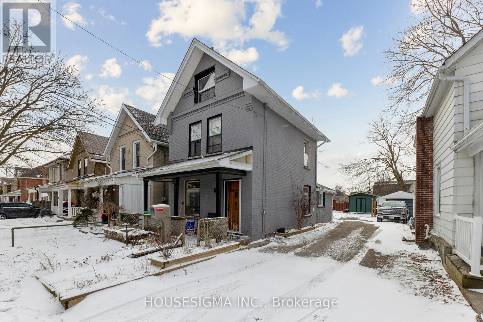 635 Brown Street, Peterborough Central (South), Ontario  K9J 4K6 - Photo 2 - X12080031