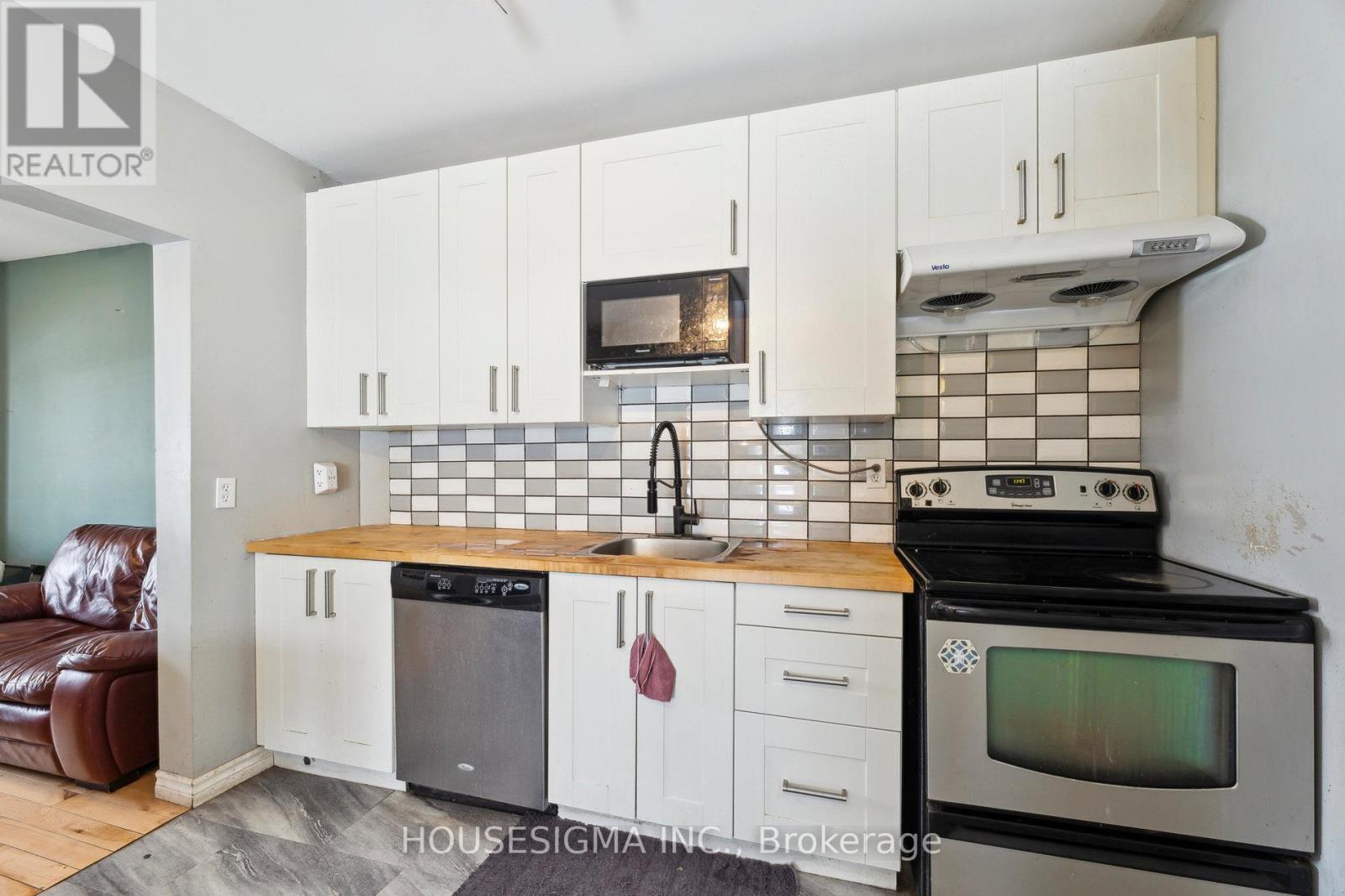 635 Brown Street, Peterborough Central (South), Ontario  K9J 4K6 - Photo 5 - X12080031