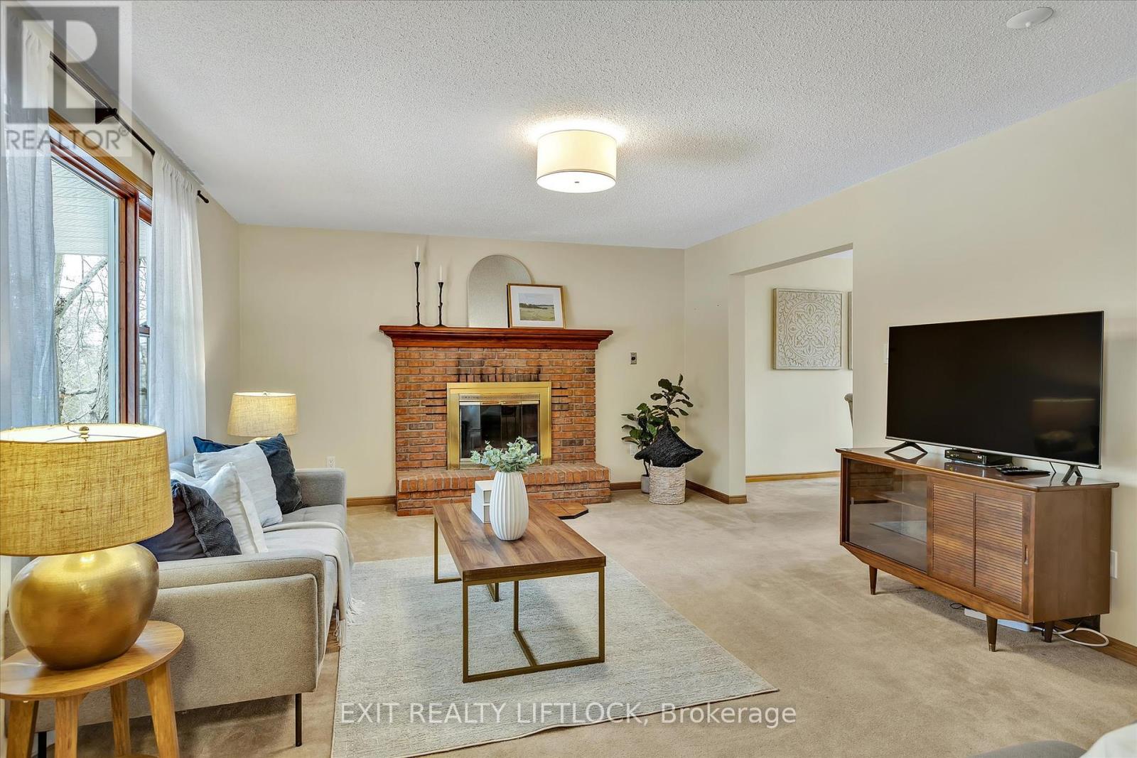 868 Lily Lake Road, Peterborough North (North), Ontario  K9J 6X4 - Photo 11 - X12080492