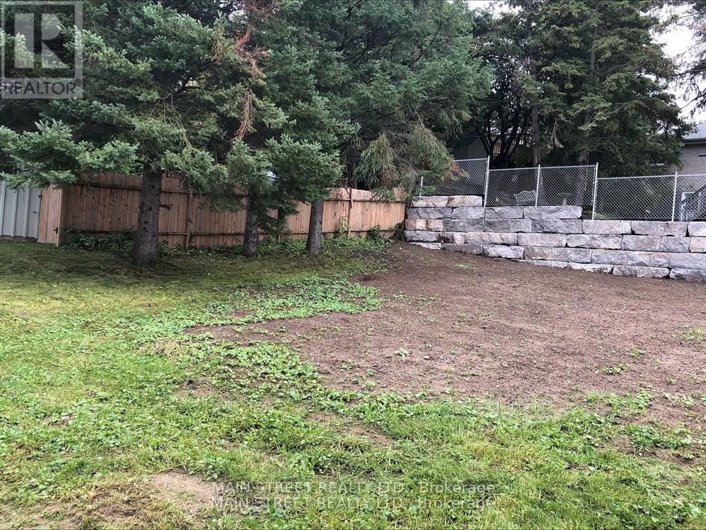331 Euclid Avenue, Peterborough East (Central), Ontario  K9H 1M5 - Photo 4 - X12080540