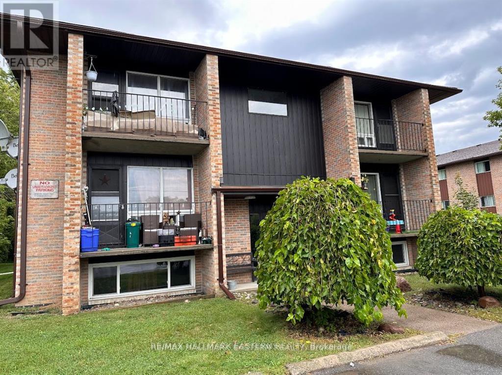 204 - 106 Lansdowne Street, Peterborough Central (South), Ontario  K9J 1Y1 - Photo 1 - X12080991