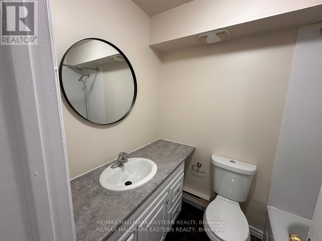 204 - 106 Lansdowne Street, Peterborough Central (South), Ontario  K9J 1Y1 - Photo 3 - X12080991