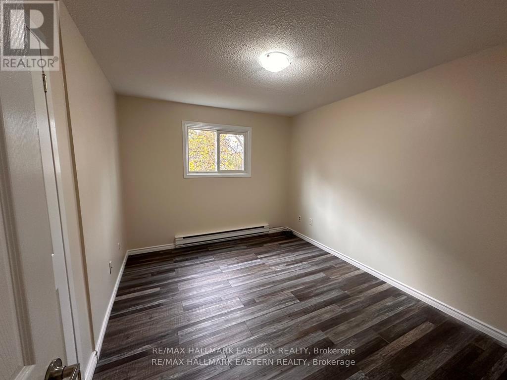 204 - 106 Lansdowne Street, Peterborough Central (South), Ontario  K9J 1Y1 - Photo 5 - X12080991