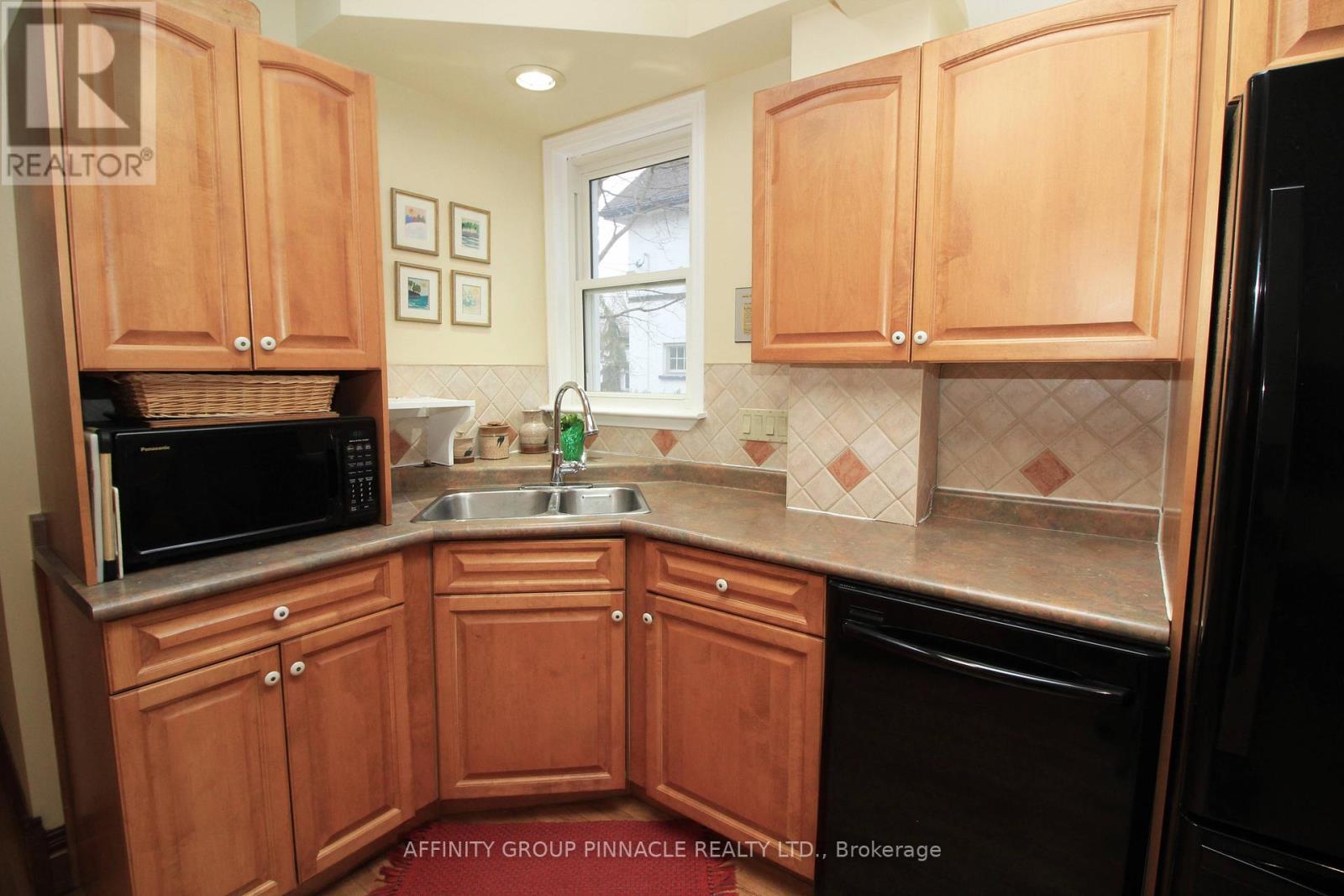 31 Fair Avenue, Kawartha Lakes (Lindsay), Ontario  K9V 3P2 - Photo 24 - X12081133