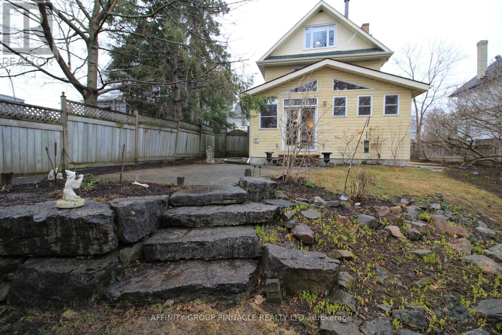 31 Fair Avenue, Kawartha Lakes (Lindsay), Ontario  K9V 3P2 - Photo 3 - X12081133