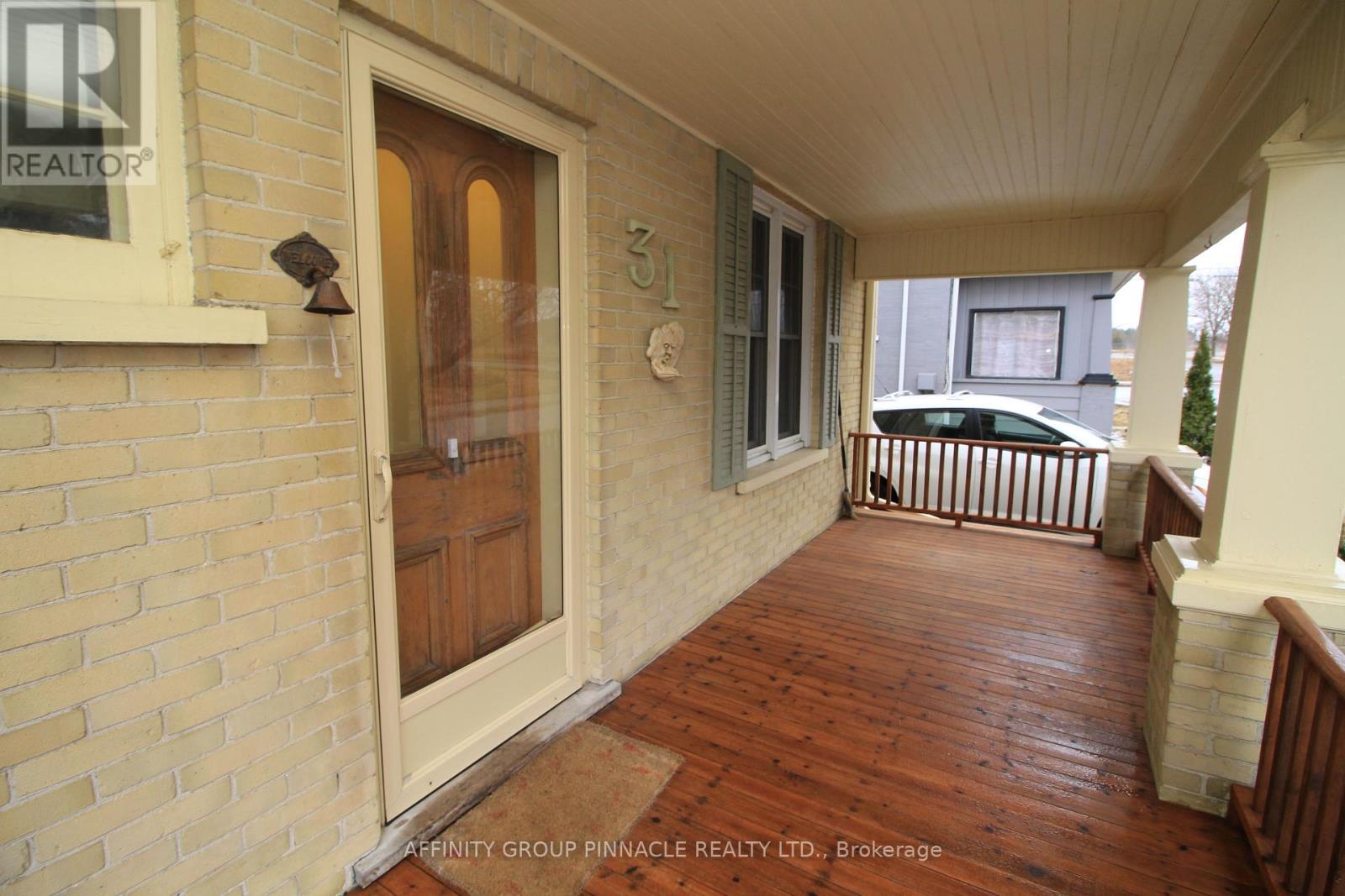 31 Fair Avenue, Kawartha Lakes (Lindsay), Ontario  K9V 3P2 - Photo 4 - X12081133