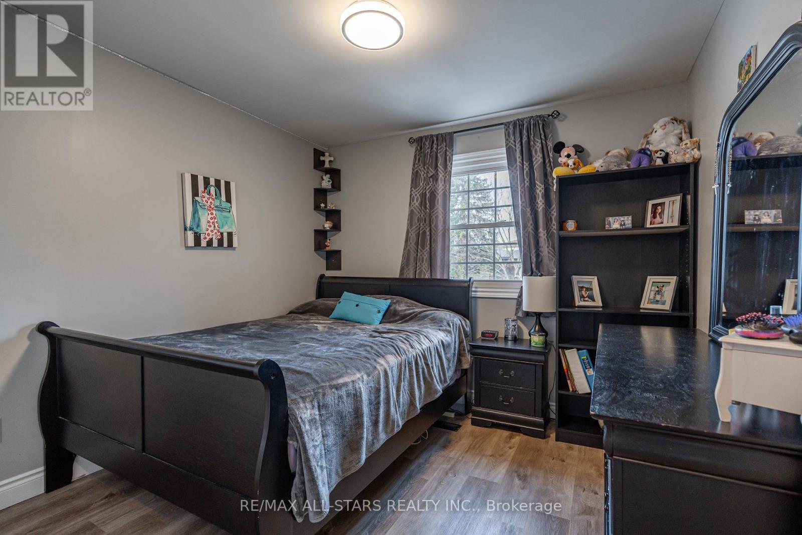 2431 Mountland Drive, Peterborough West (Central), Ontario  K9K 1V8 - Photo 13 - X12081750
