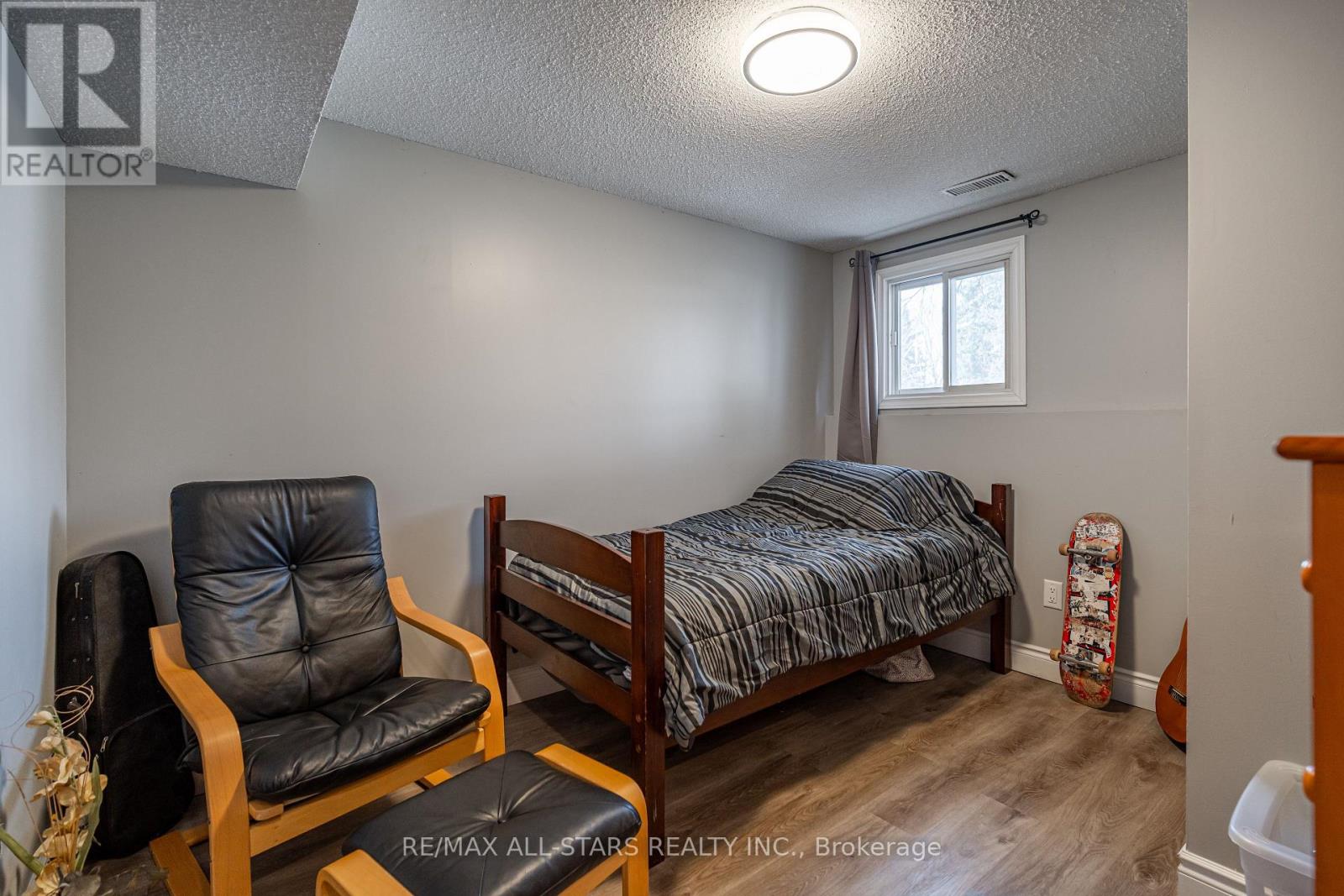 2431 Mountland Drive, Peterborough West (Central), Ontario  K9K 1V8 - Photo 16 - X12081750