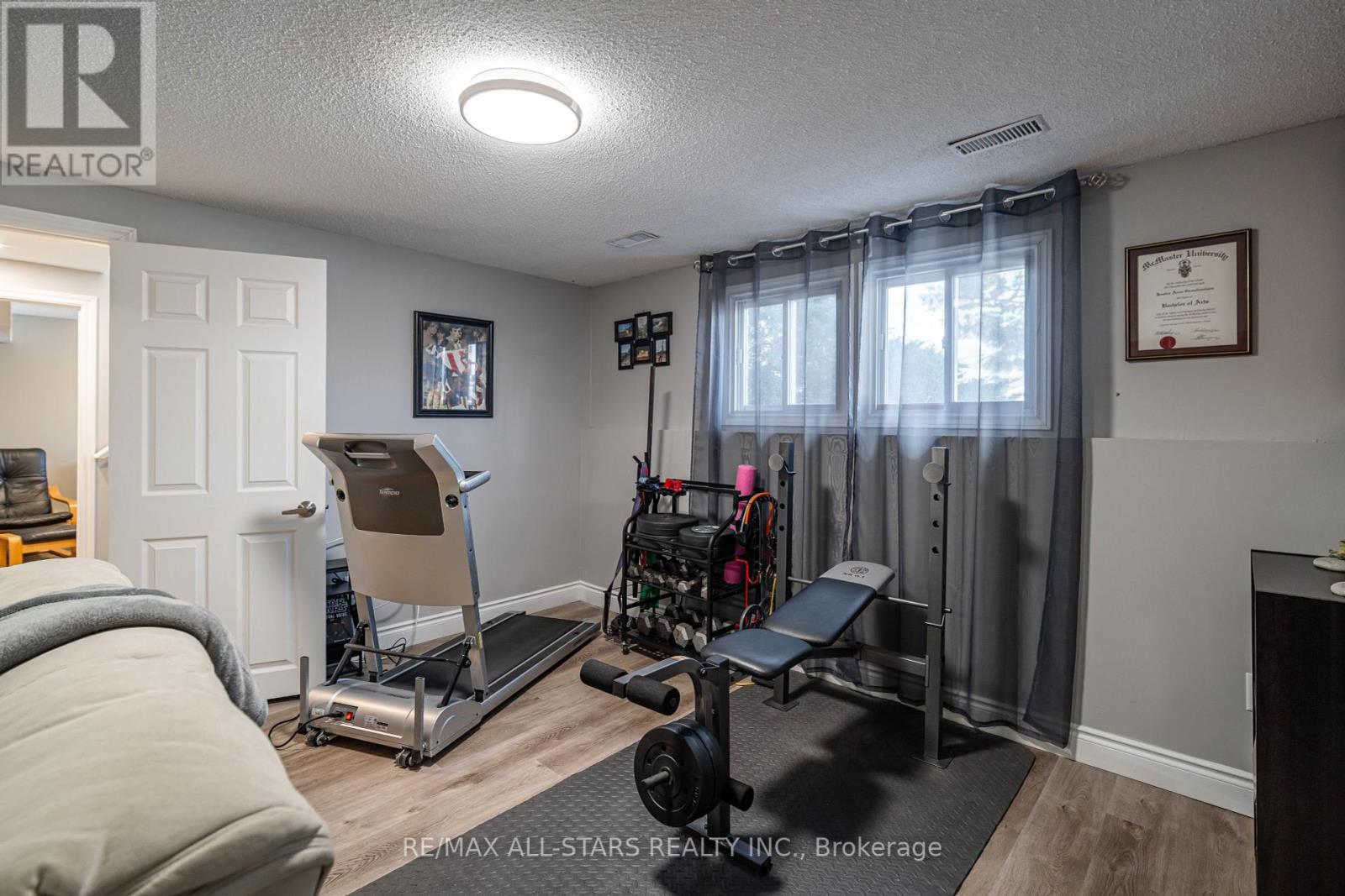 2431 Mountland Drive, Peterborough West (Central), Ontario  K9K 1V8 - Photo 21 - X12081750