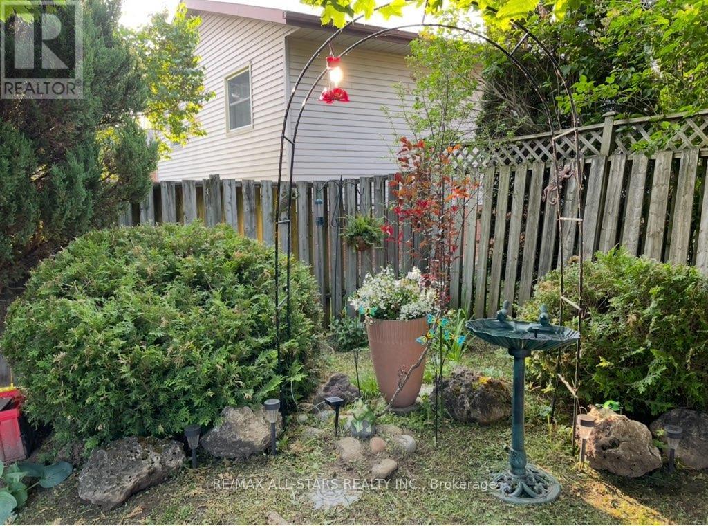 2431 Mountland Drive, Peterborough West (Central), Ontario  K9K 1V8 - Photo 33 - X12081750
