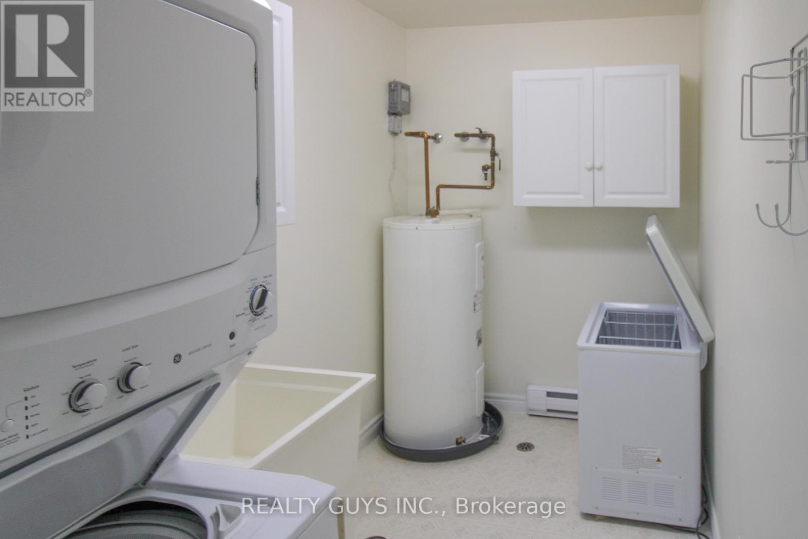 4 - 693 Whitaker Street, Peterborough East (North), Ontario  K9H 7K3 - Photo 11 - X12081922