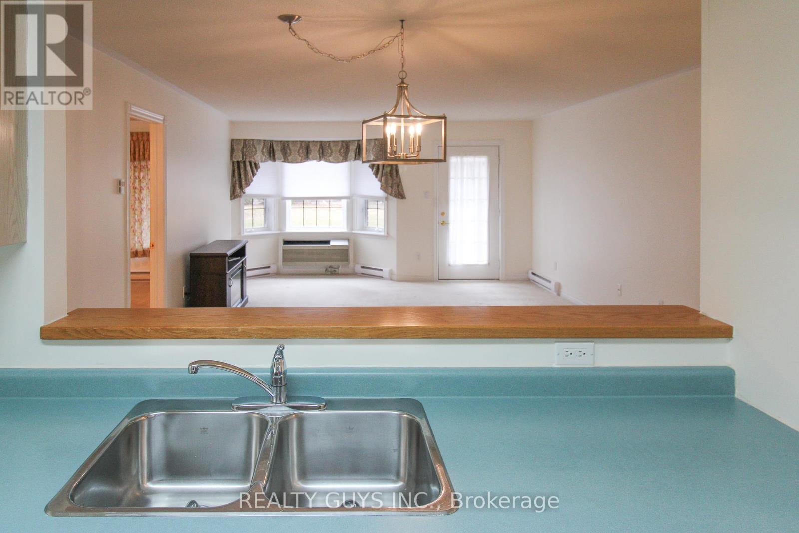 4 - 693 Whitaker Street, Peterborough East (North), Ontario  K9H 7K3 - Photo 14 - X12081922