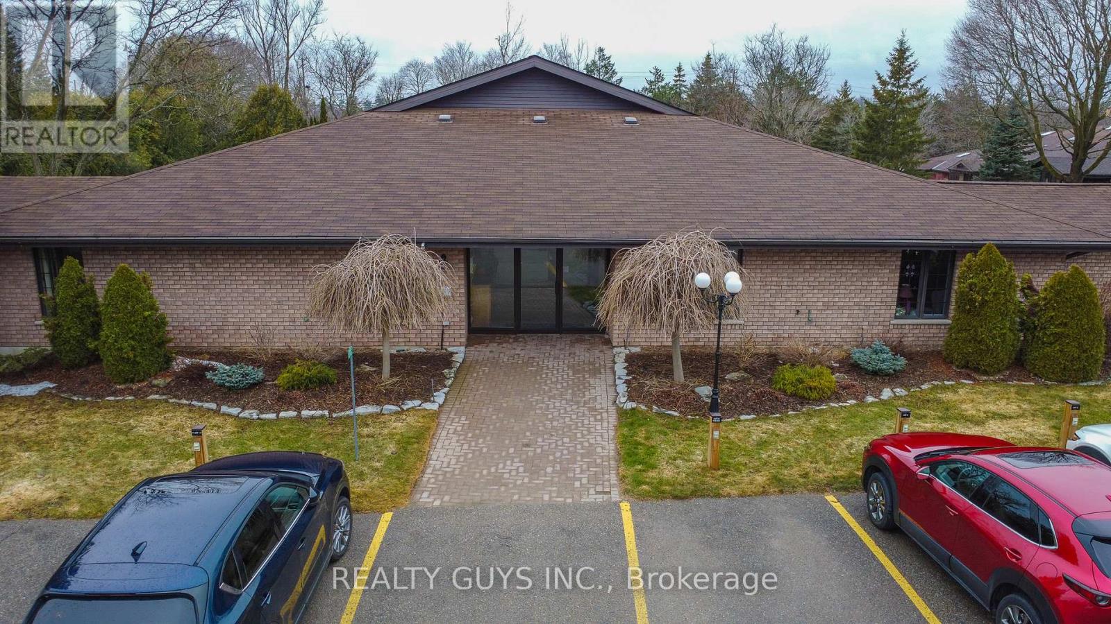 4 - 693 Whitaker Street, Peterborough East (North), Ontario  K9H 7K3 - Photo 2 - X12081922