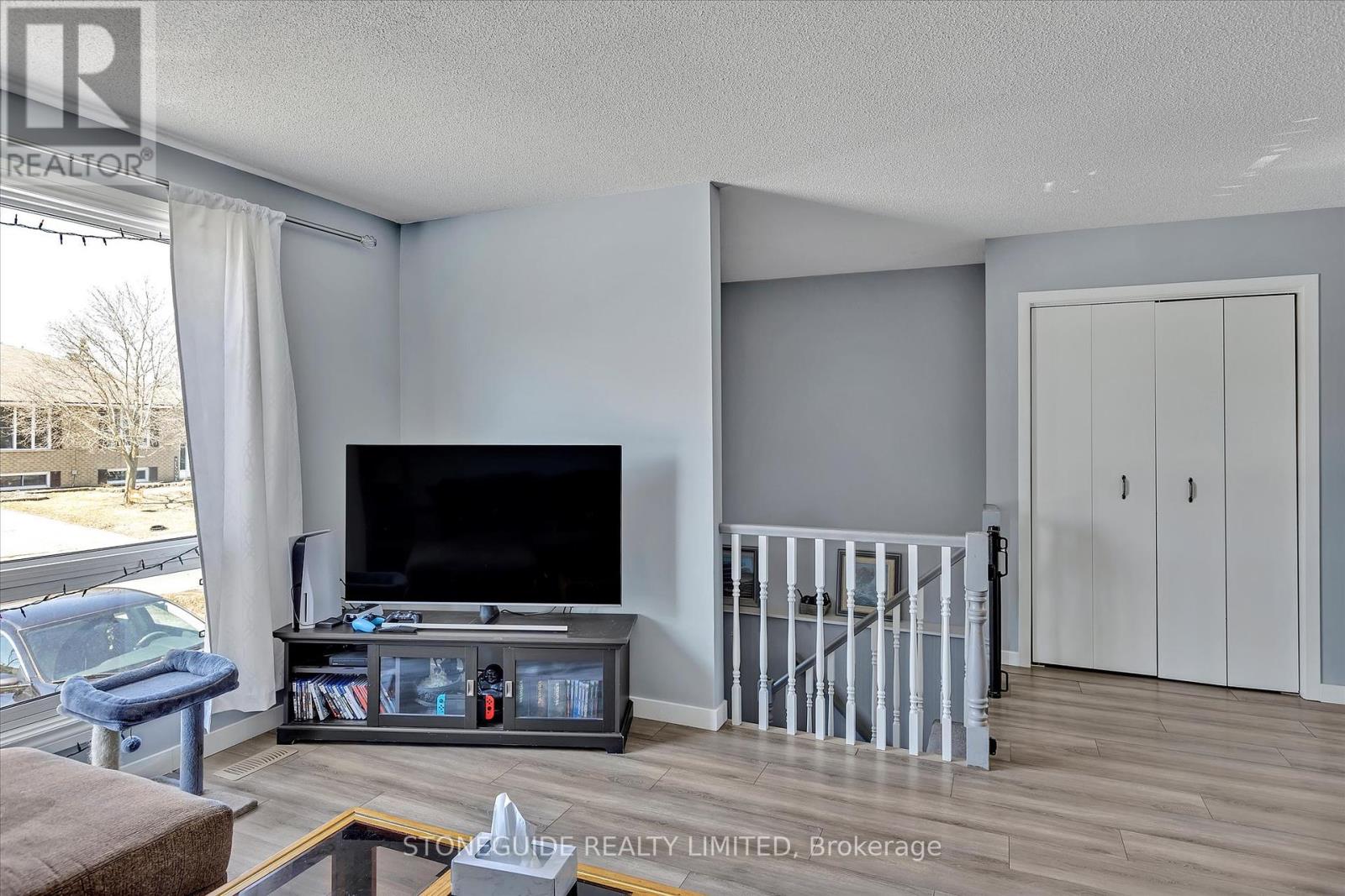 2182 Easthill Drive, Peterborough East (South), Ontario  K9L 1X3 - Photo 4 - X12082823