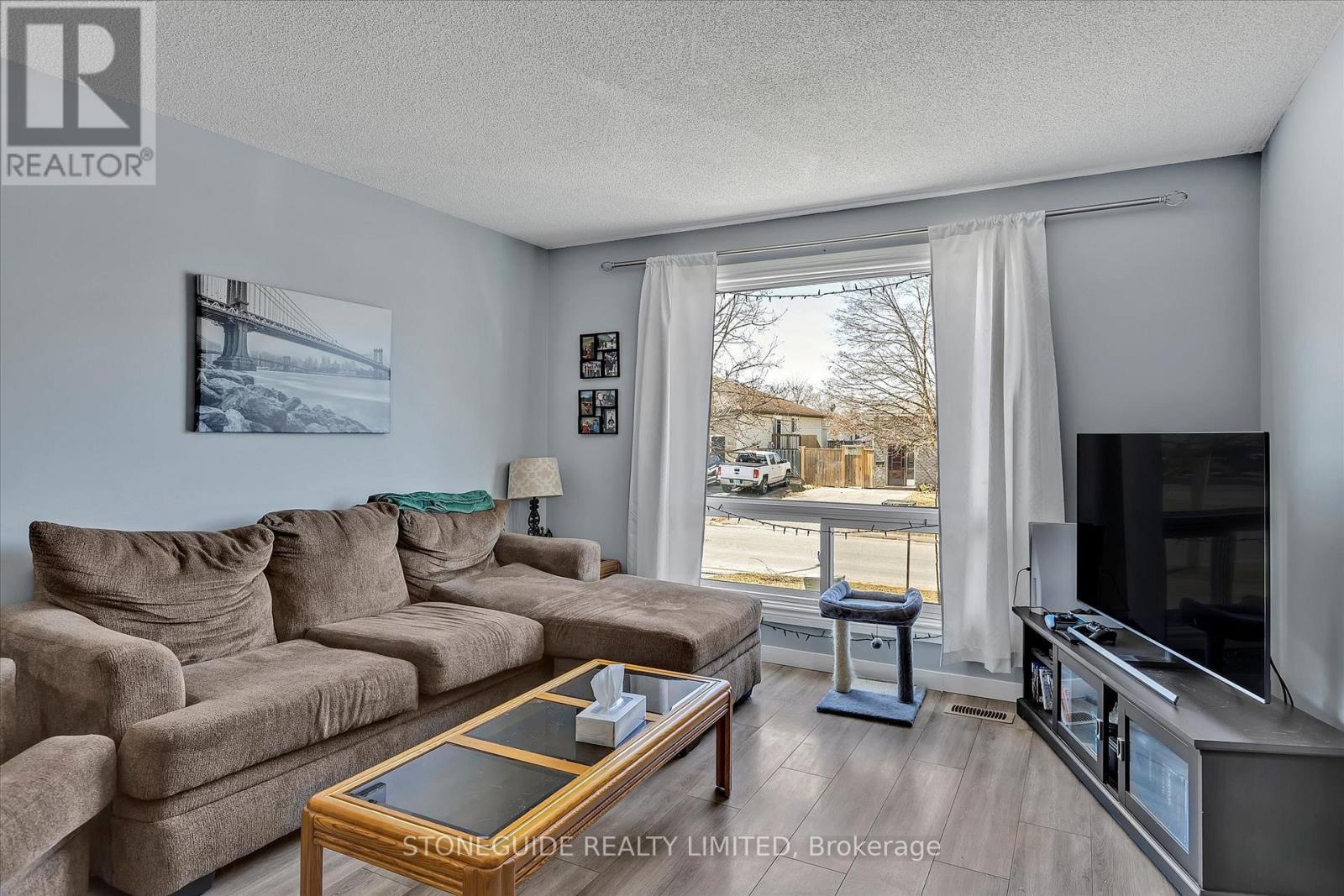 2182 Easthill Drive, Peterborough East (South), Ontario  K9L 1X3 - Photo 5 - X12082823