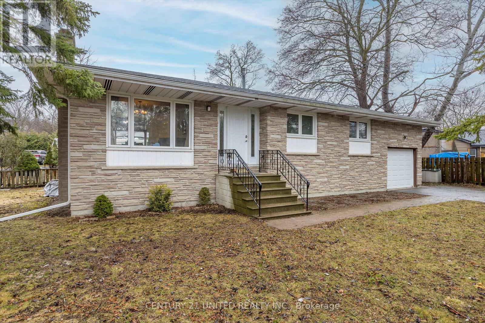 686 CORRIGAN CRESCENT, peterborough south (east), Ontario