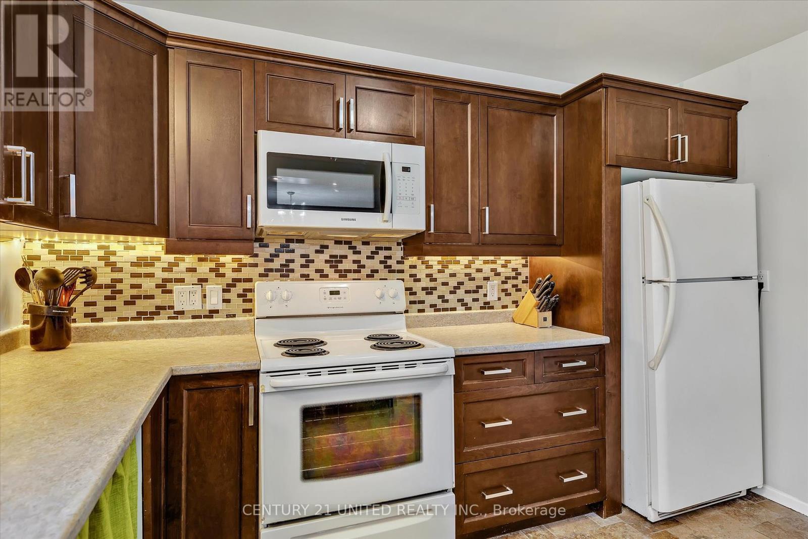 686 Corrigan Crescent, Peterborough South (East), Ontario  K9J 7N8 - Photo 10 - X12082957