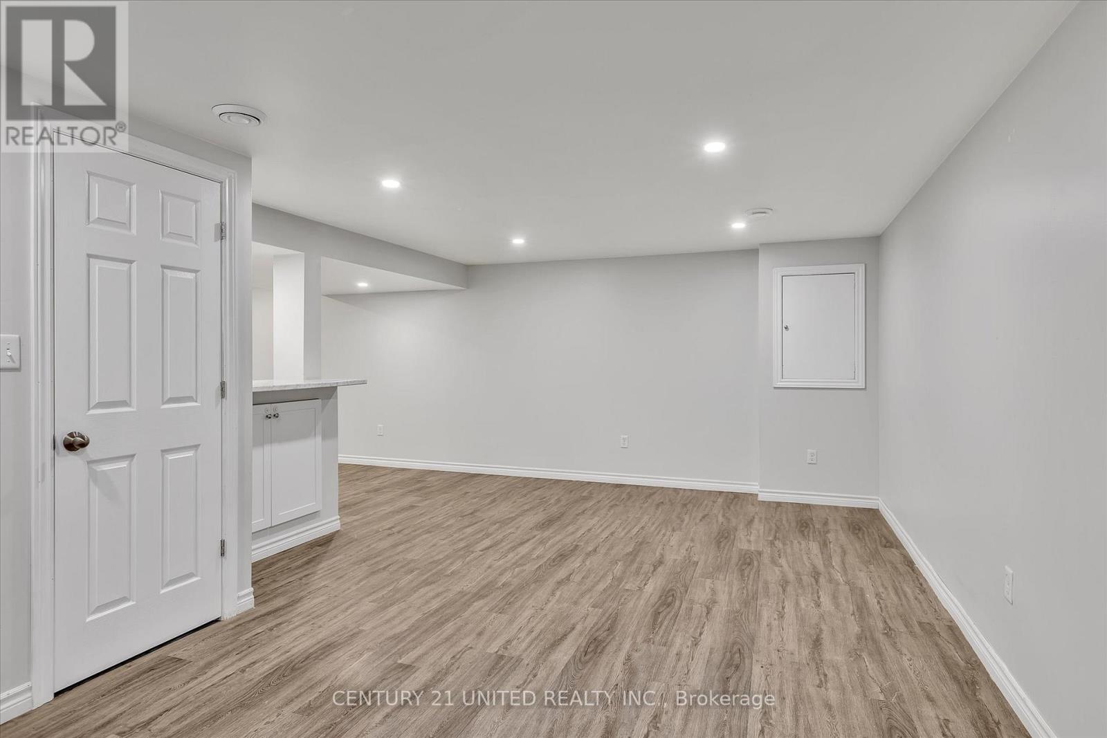 686 Corrigan Crescent, Peterborough South (East), Ontario  K9J 7N8 - Photo 25 - X12082957