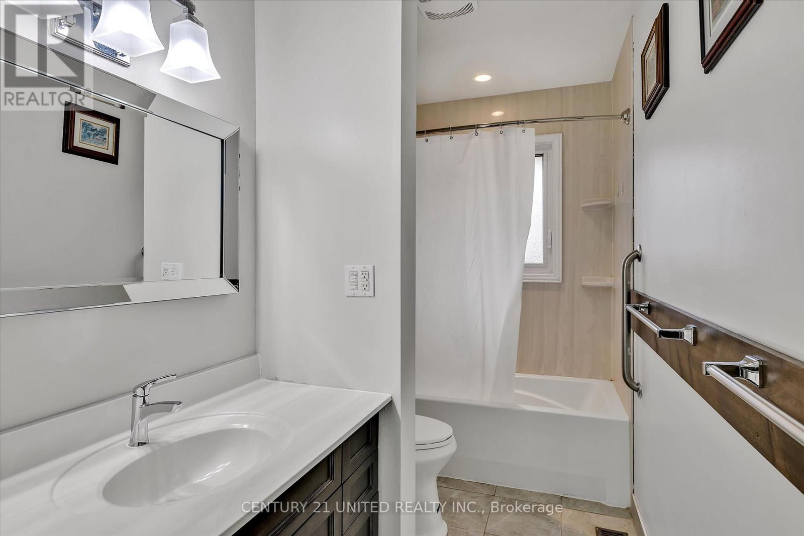 686 Corrigan Crescent, Peterborough South (East), Ontario  K9J 7N8 - Photo 36 - X12082957