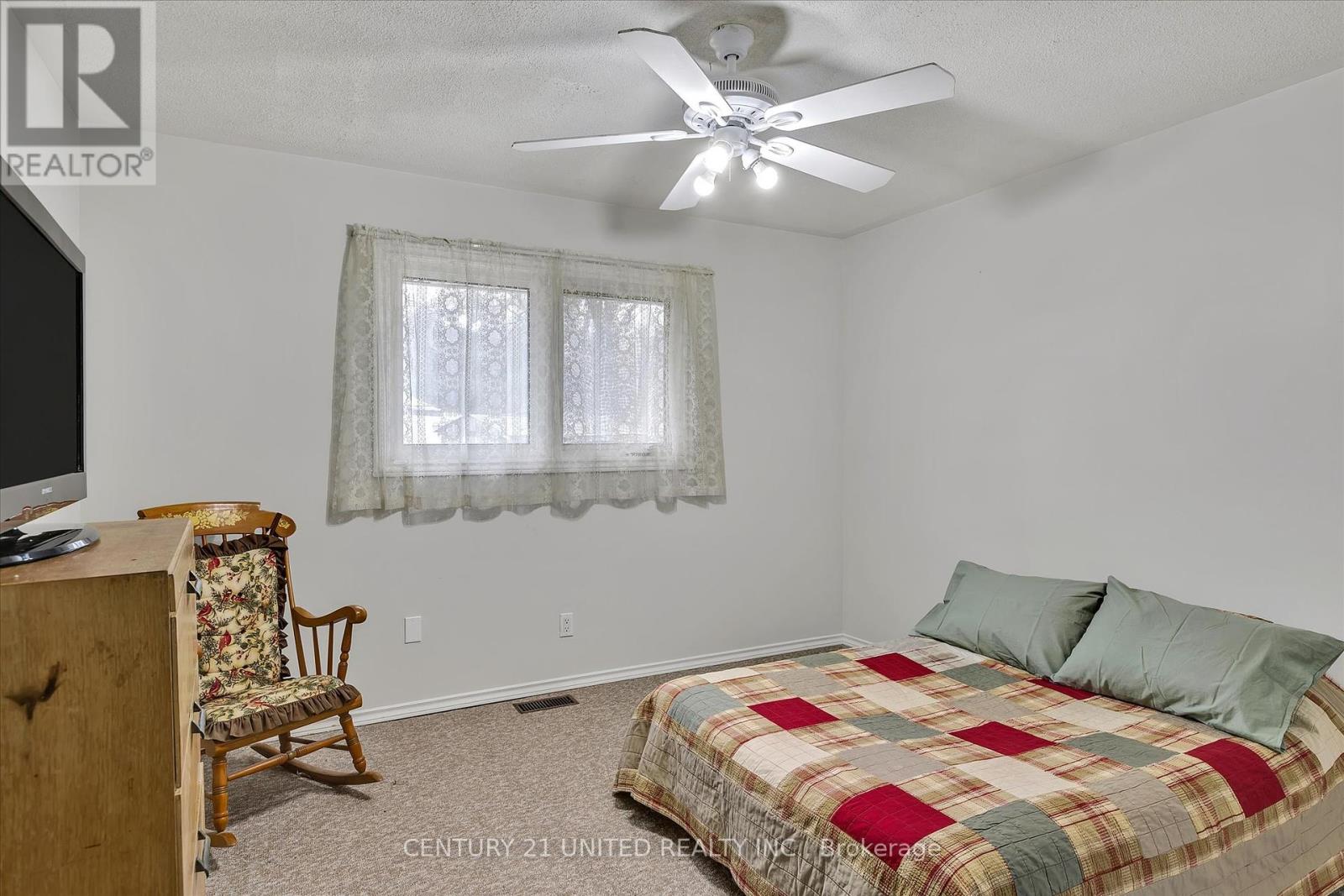 686 Corrigan Crescent, Peterborough South (East), Ontario  K9J 7N8 - Photo 37 - X12082957