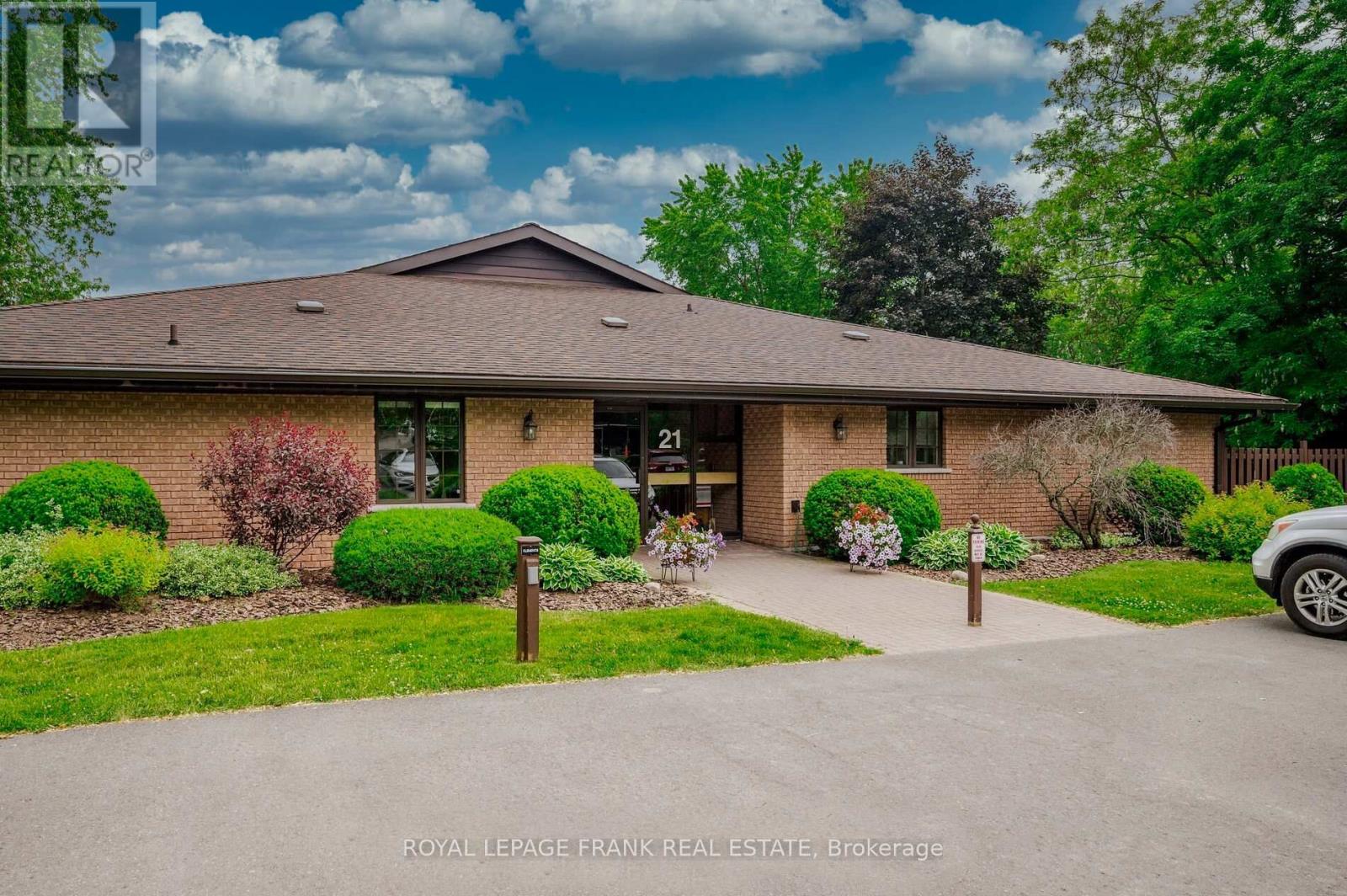 6 - 21 PADDOCK WOOD, peterborough east (north), Ontario