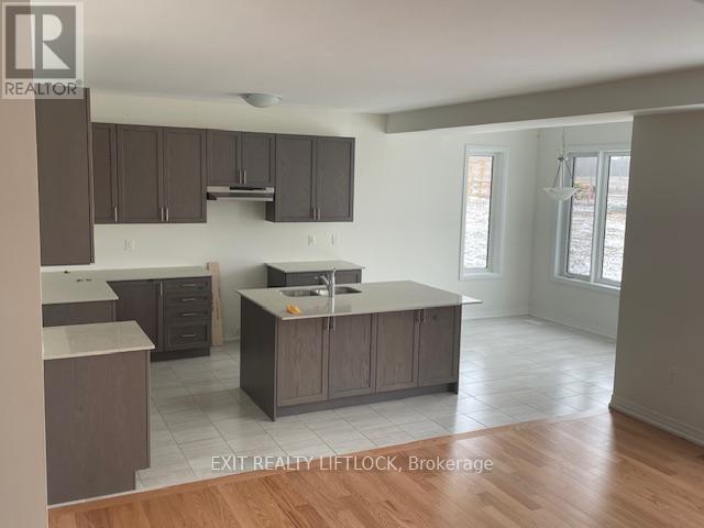 815 Griffin Trail, Peterborough North (North), Ontario  K9K 0J4 - Photo 4 - X12083330