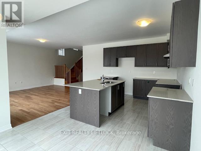 815 Griffin Trail, Peterborough North (North), Ontario  K9K 0J4 - Photo 7 - X12083330