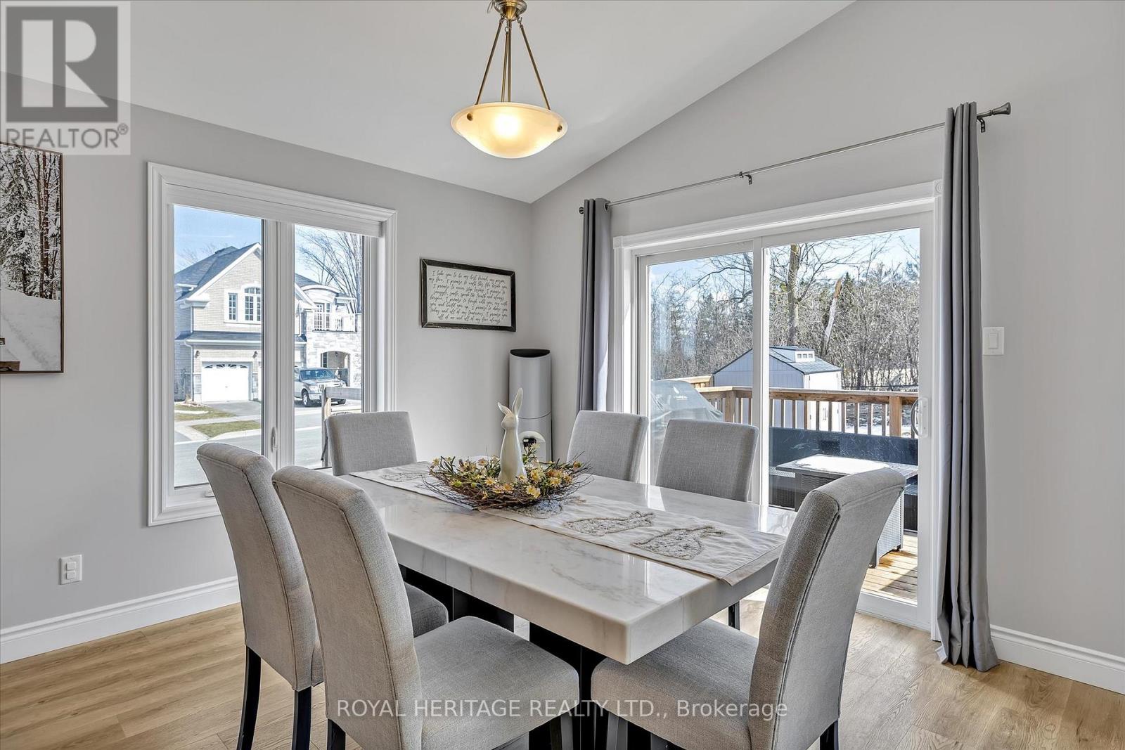 562 Joslin Street, Peterborough North (North), Ontario  K9J 0J1 - Photo 12 - X12083417