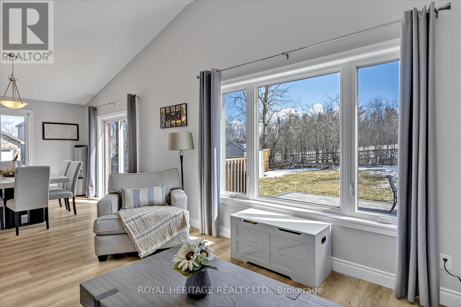 562 Joslin Street, Peterborough North (North), Ontario  K9J 0J1 - Photo 17 - X12083417