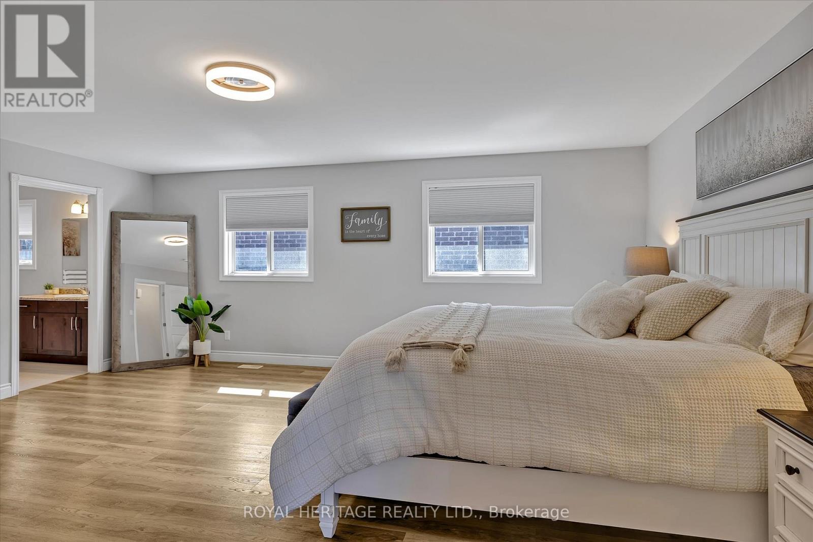 562 Joslin Street, Peterborough North (North), Ontario  K9J 0J1 - Photo 18 - X12083417