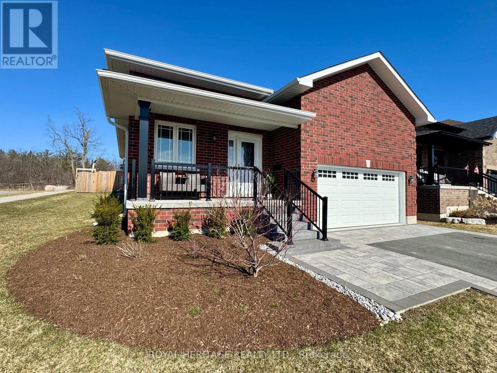 562 Joslin Street, Peterborough North (North), Ontario  K9J 0J1 - Photo 3 - X12083417
