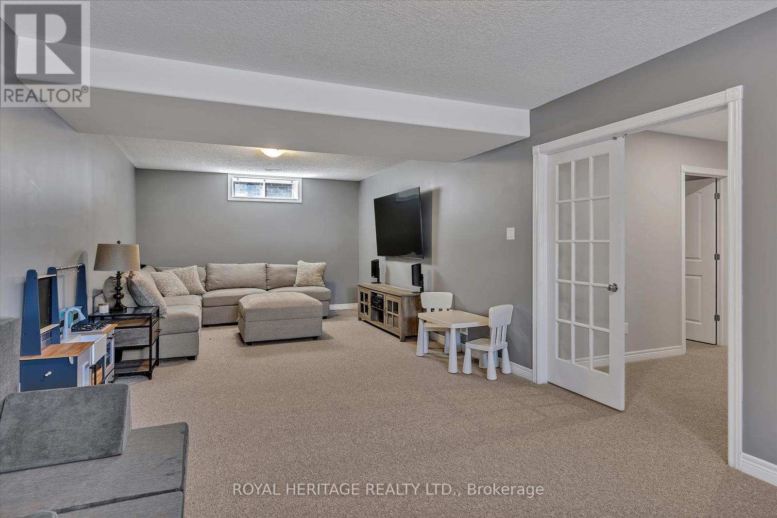 562 Joslin Street, Peterborough North (North), Ontario  K9J 0J1 - Photo 34 - X12083417