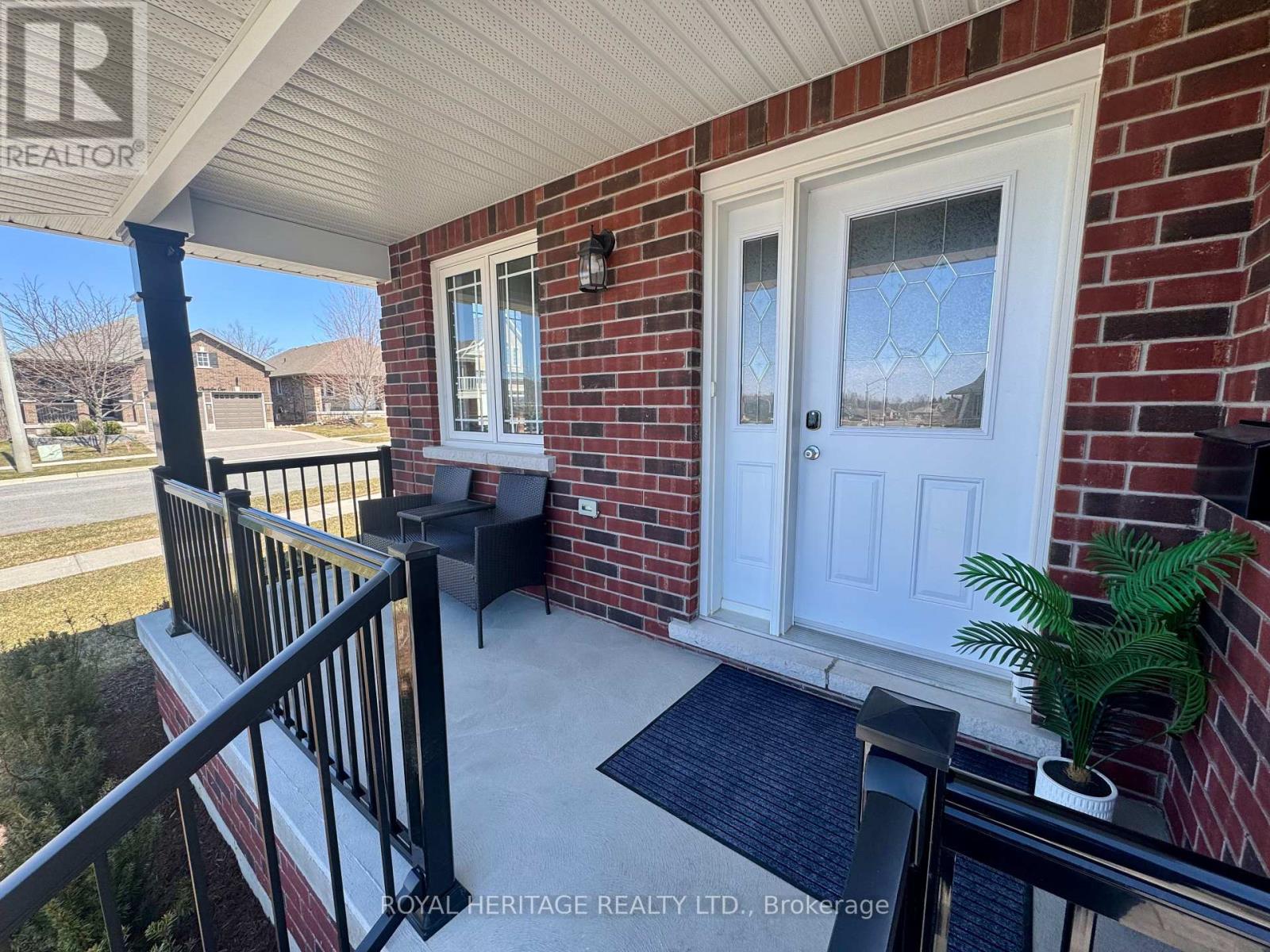 562 Joslin Street, Peterborough North (North), Ontario  K9J 0J1 - Photo 4 - X12083417