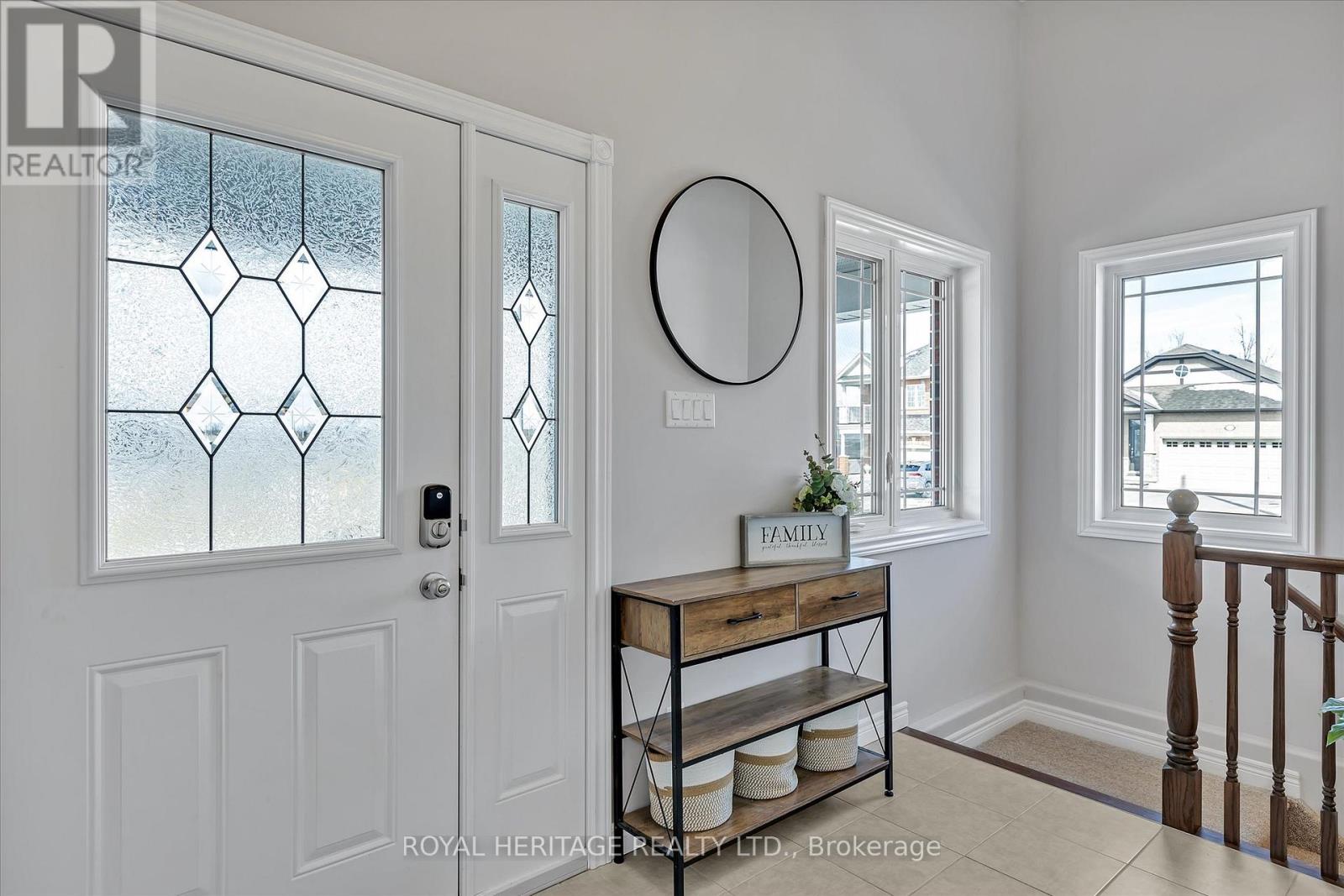 562 Joslin Street, Peterborough North (North), Ontario  K9J 0J1 - Photo 6 - X12083417