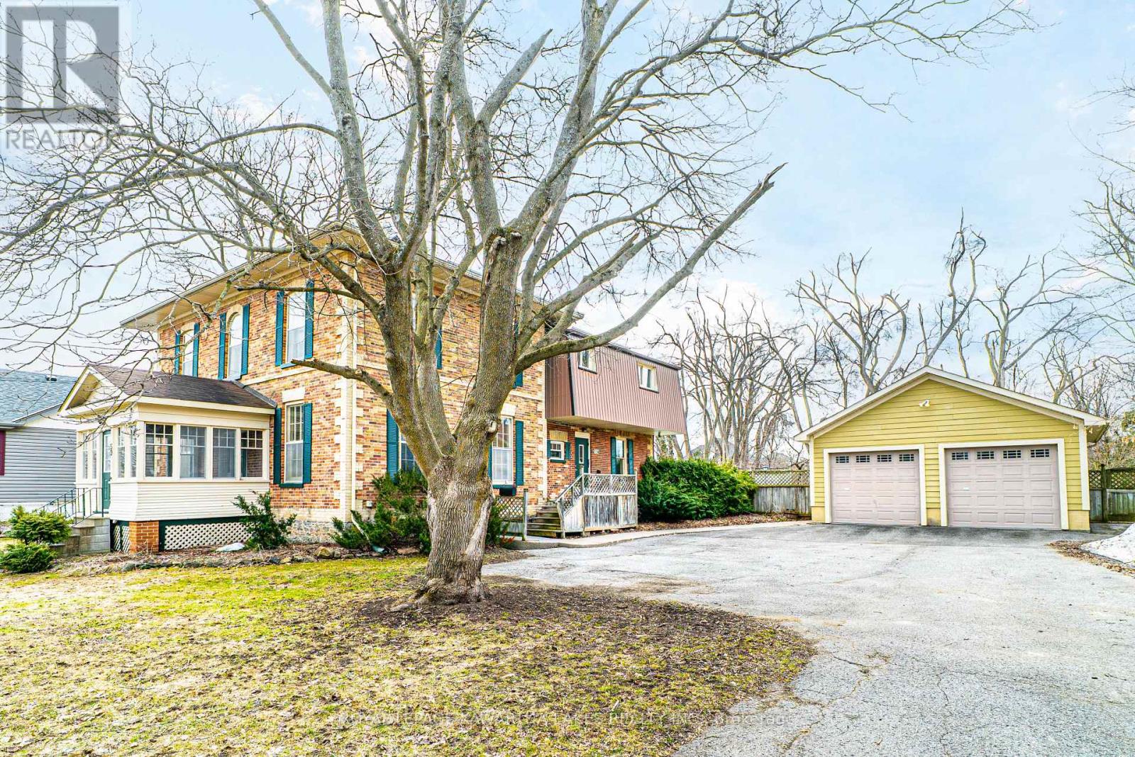 59 Regent Street, Kawartha Lakes (Lindsay), Ontario  K9V 3V3 - Photo 2 - X12083607