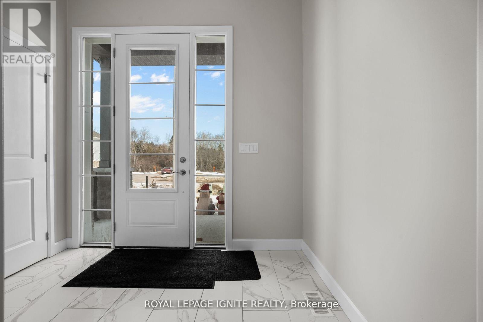 641 Lemay Grove, Peterborough North (North), Ontario  K9K 0G9 - Photo 2 - X12083786