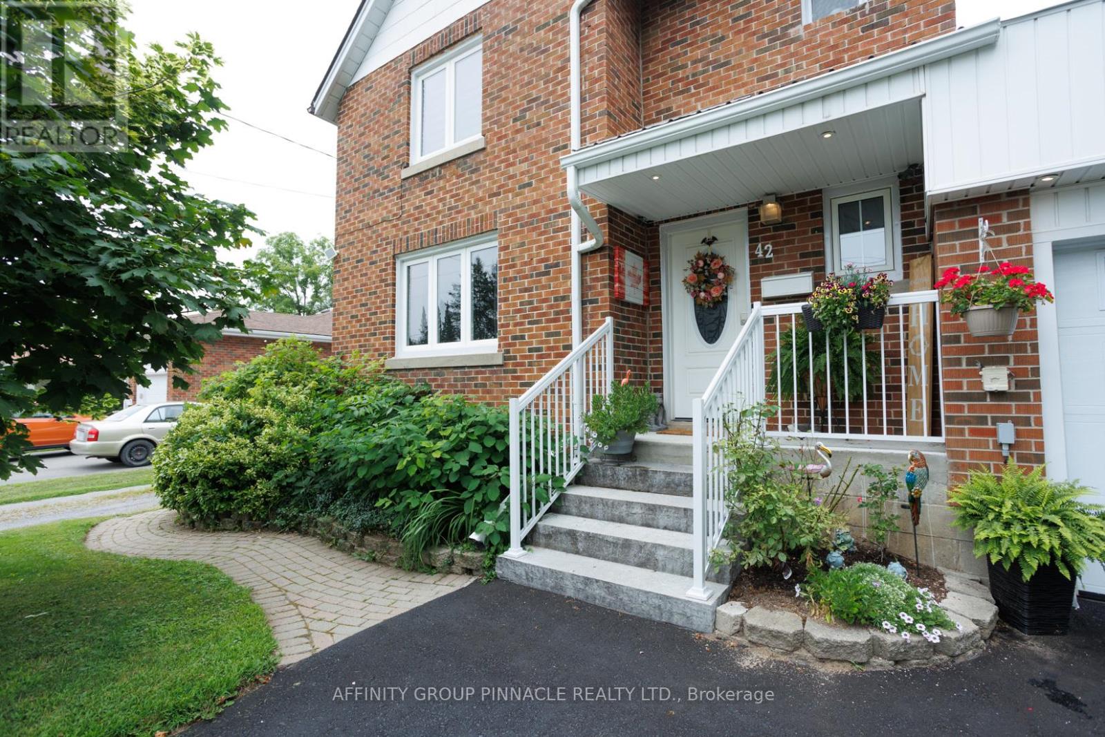 42 St David Street, Kawartha Lakes (Lindsay), Ontario  K9V 1N3 - Photo 7 - X12084444